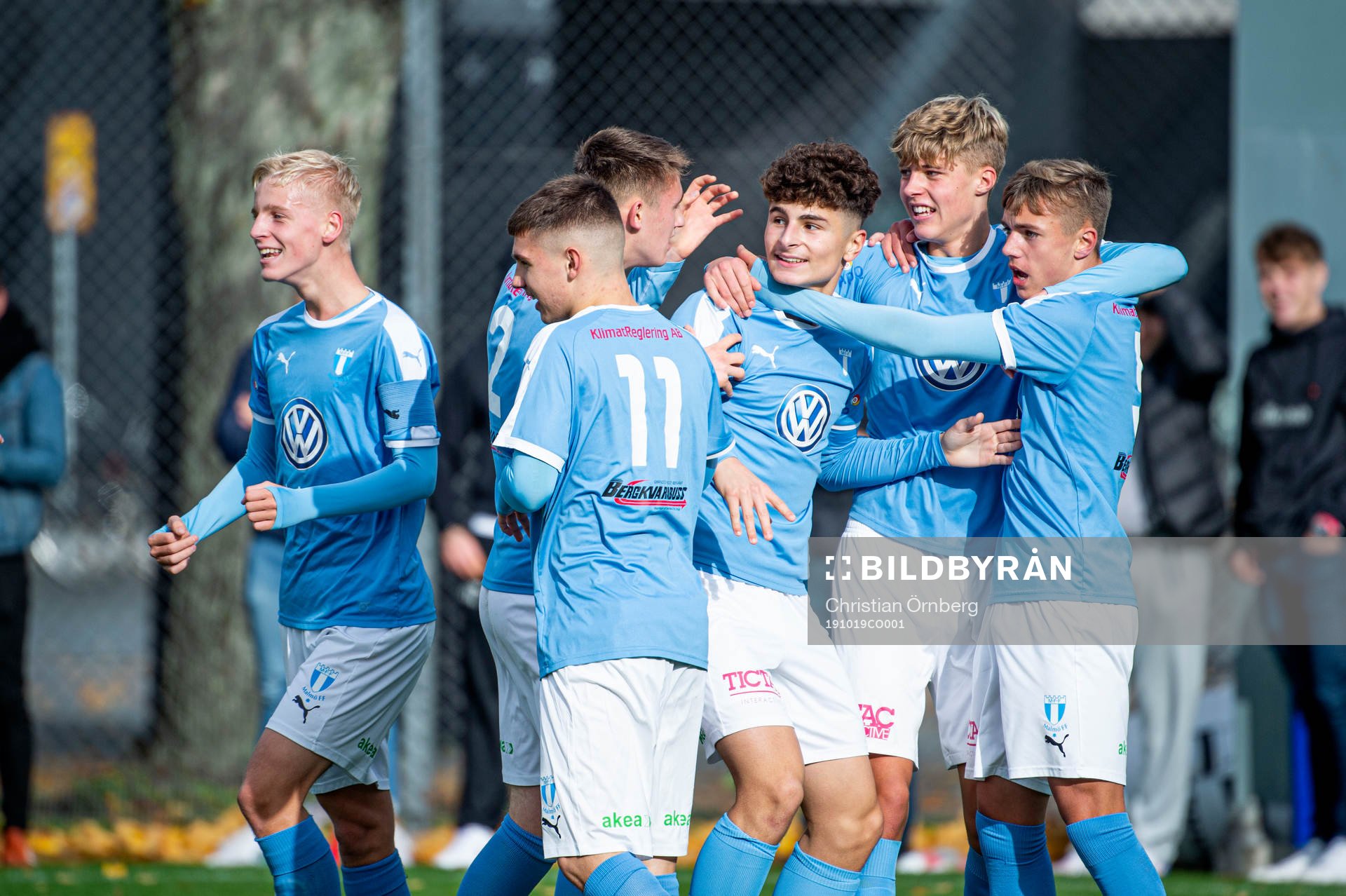 Malmös Adrian Neziri jublar