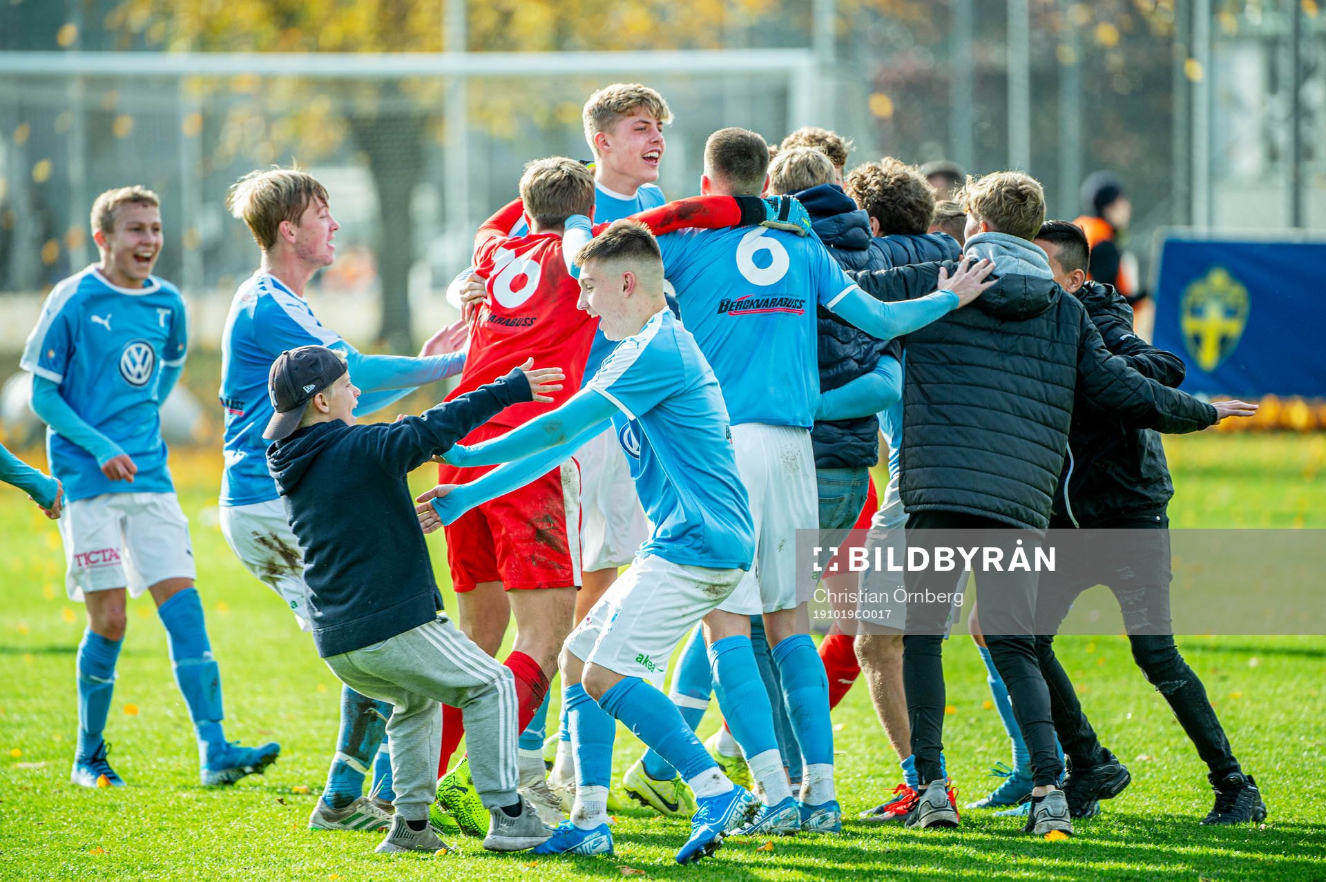 Malmös spelare jublar efter vinsten i P16-finalen mellan Malmö FF och AIK den 19 oktober 2019 i Malmö.