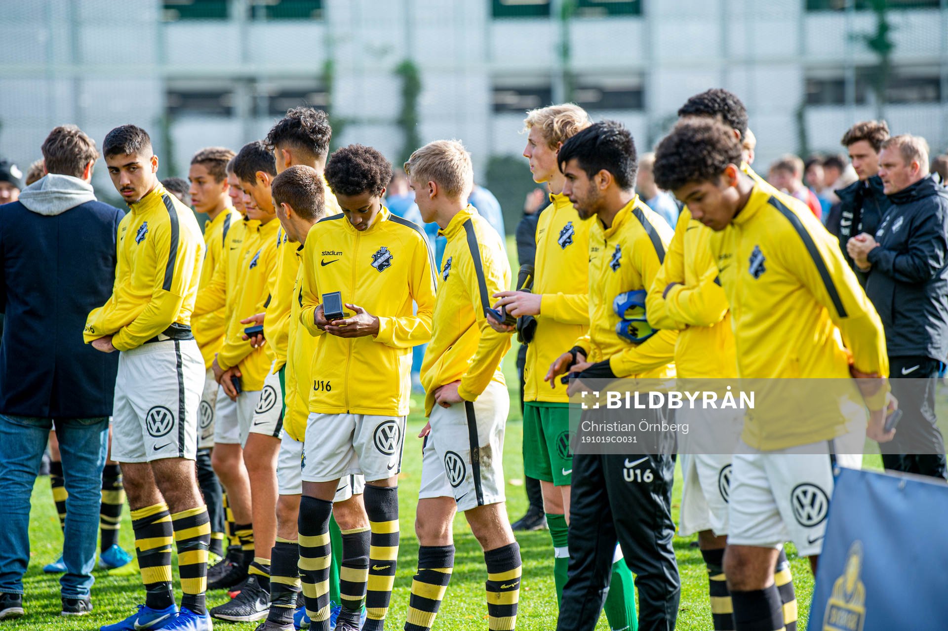 AIKs spelare deppar över förlusten i P16-finalen mellan