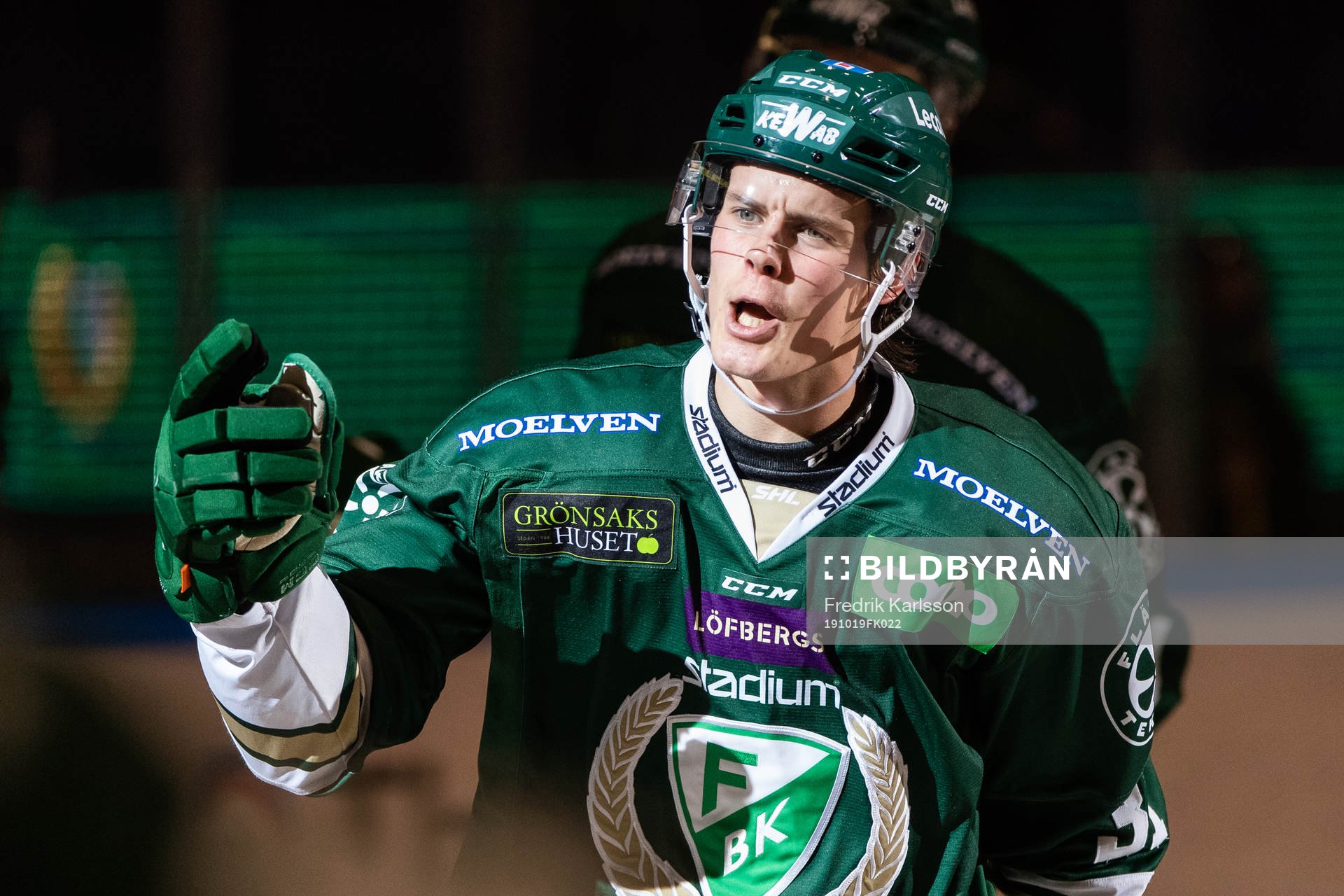 Färjestads Carl Jakobsson jublar