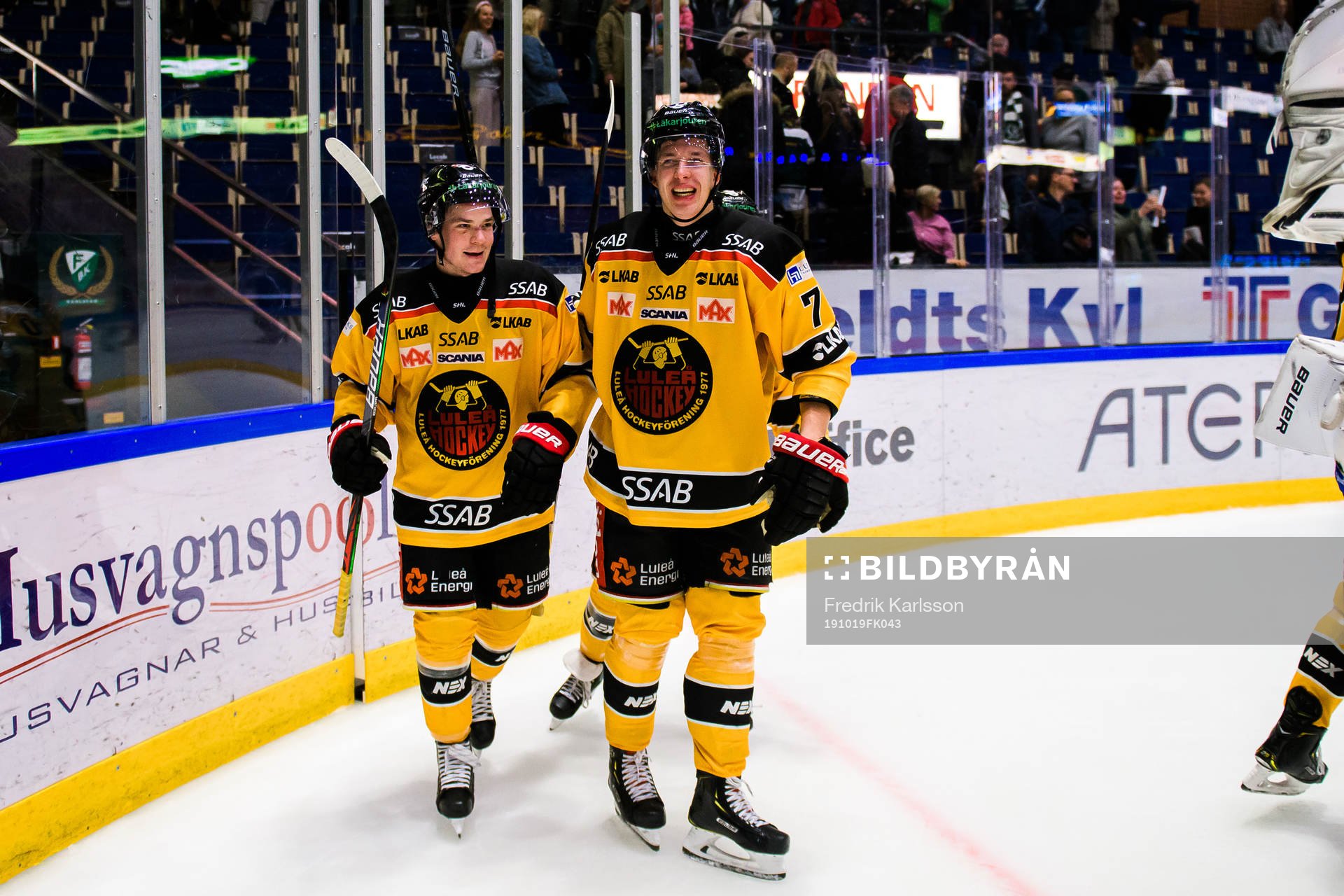 Luleås Austin Farley och Arttu Ilomäki jublar