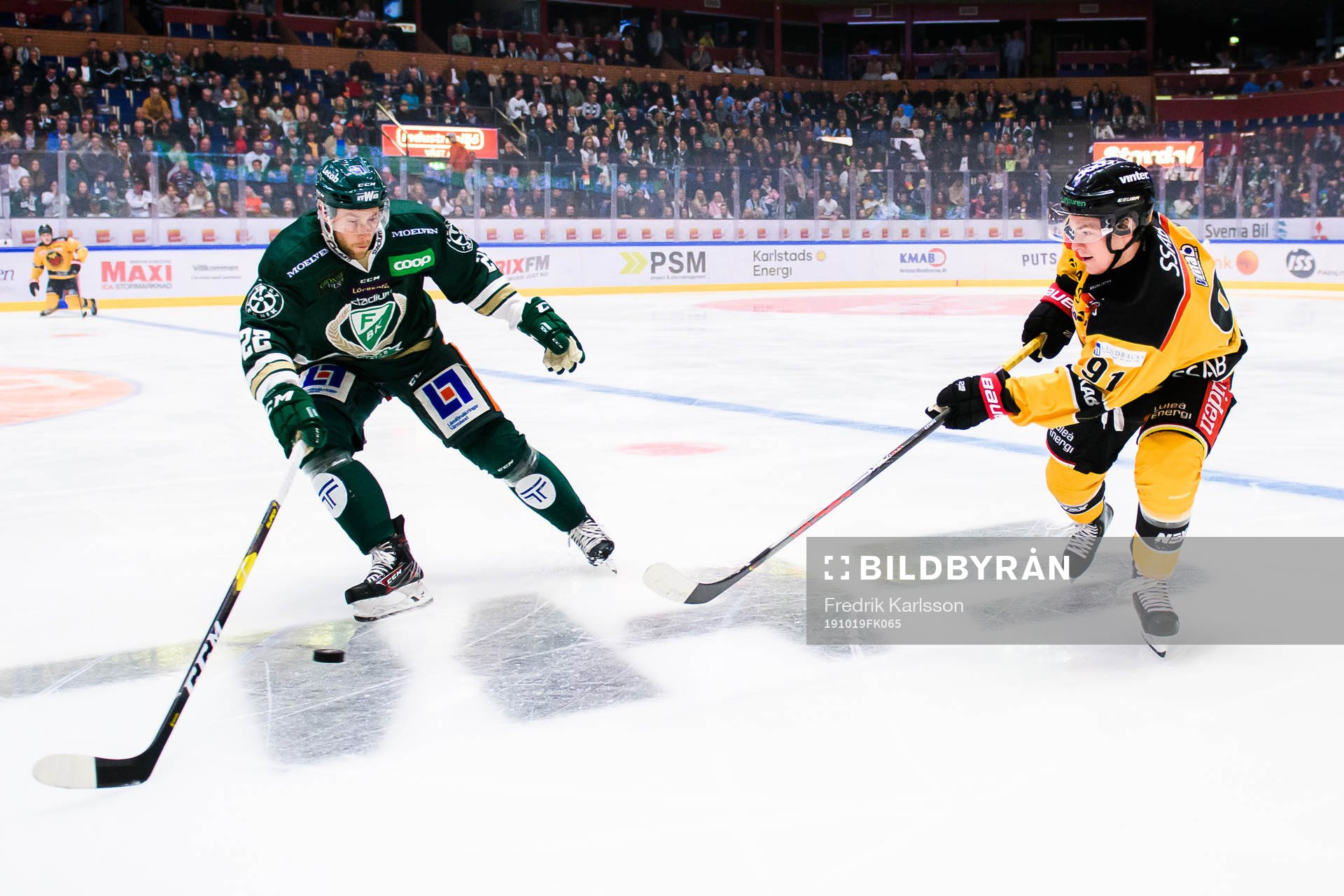 Färjestads Per Åslund och Luleås Austin Farley