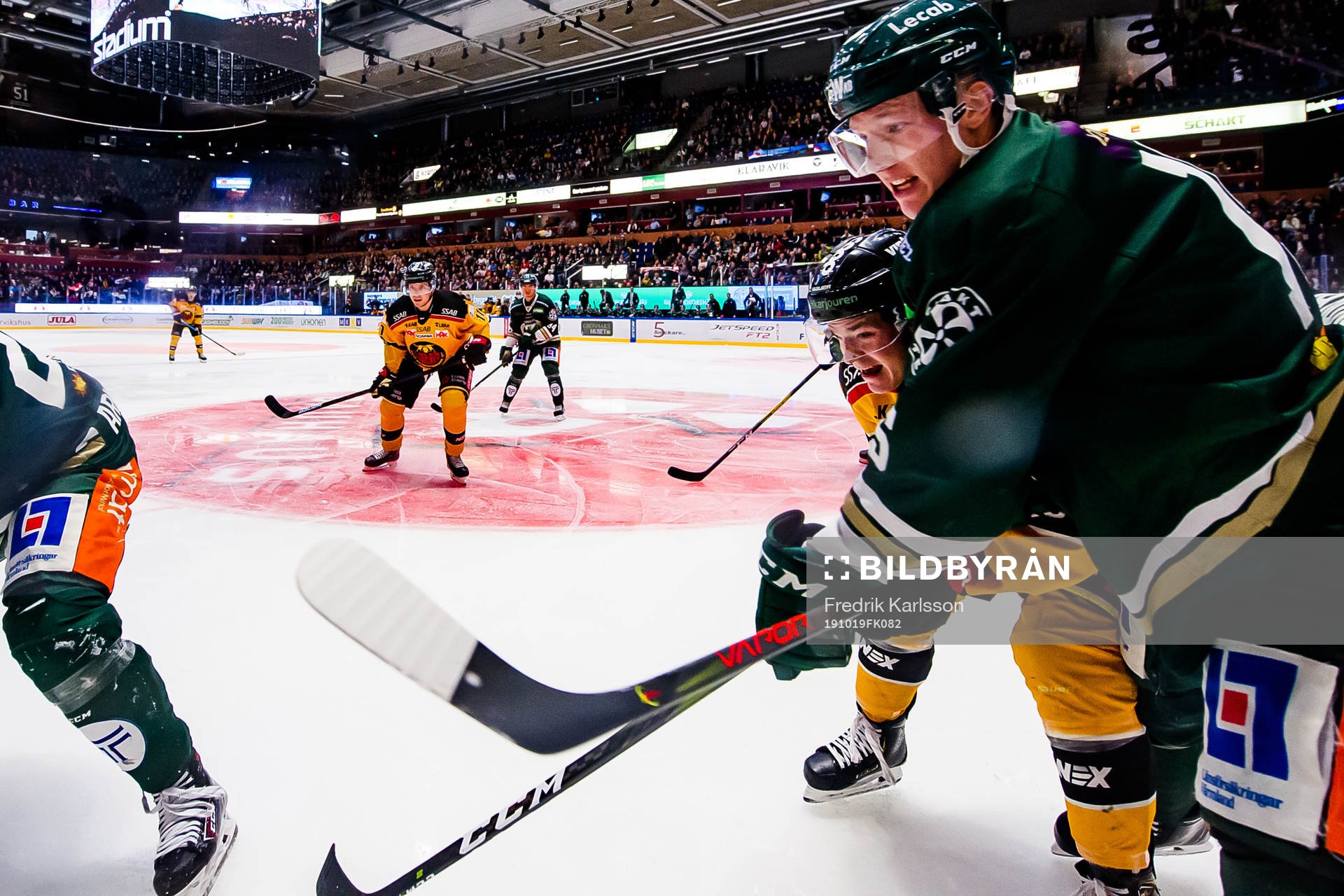 Luleås Austin Farley och Färjestads Gustav Rydahl