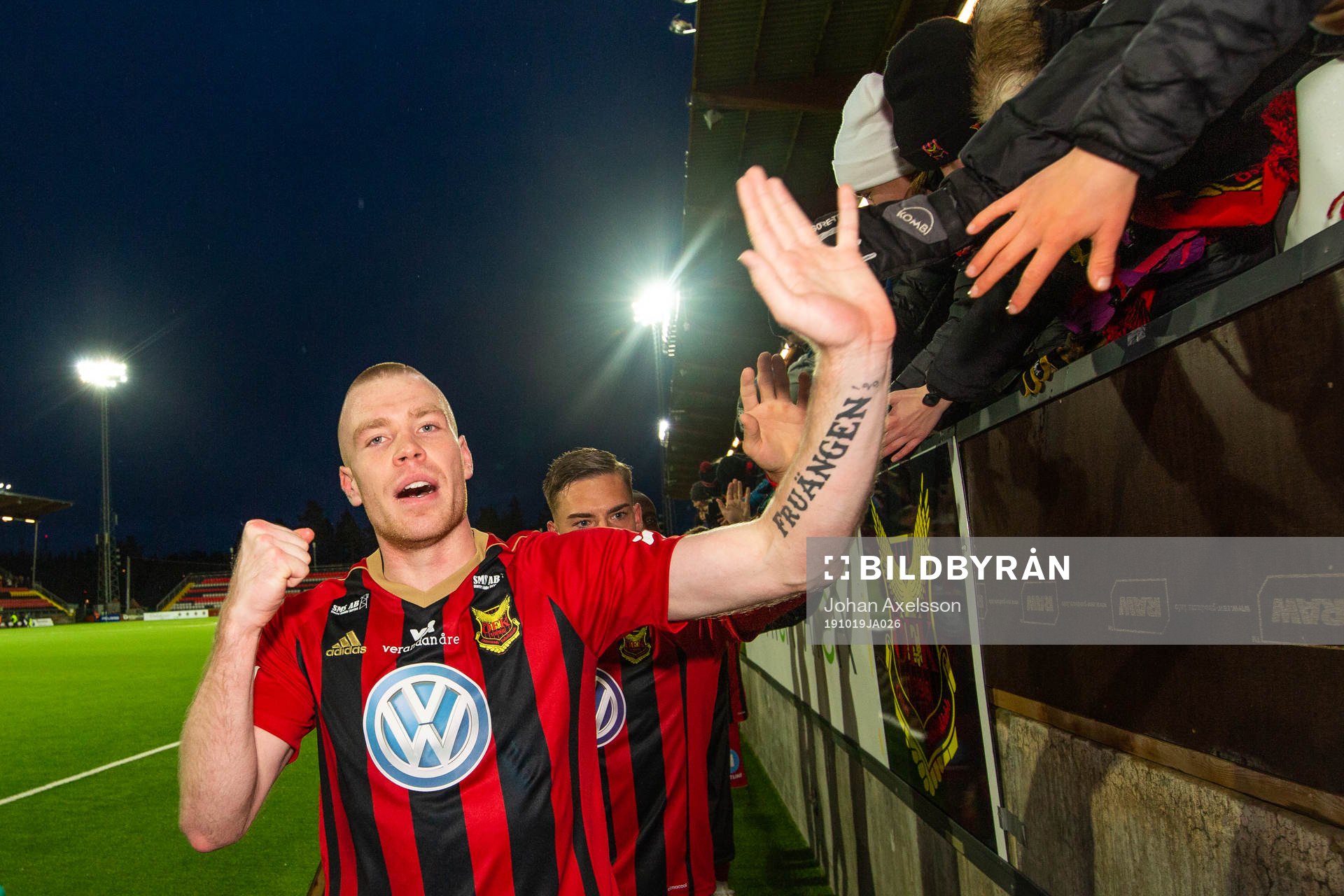 Östersunds Thomas Isherwood jublar