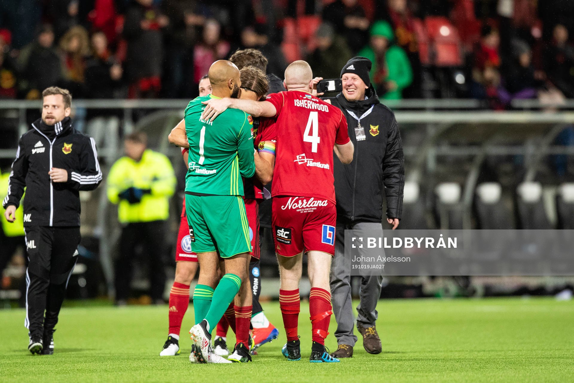 Östersunds målvakt Aly Keita, Tom Pettersson och Thomas