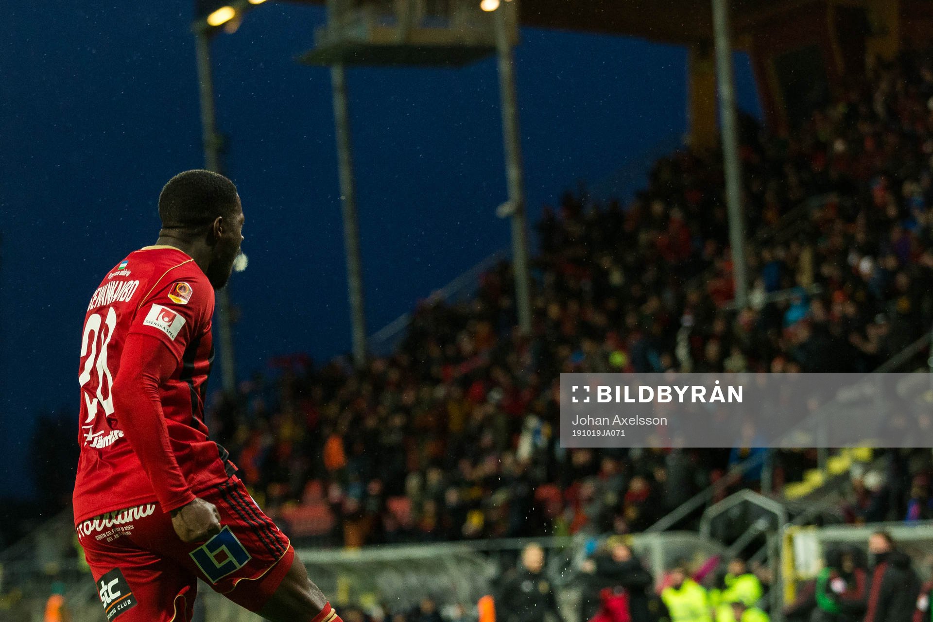 Östersunds Isak Ssewankambo jublar
