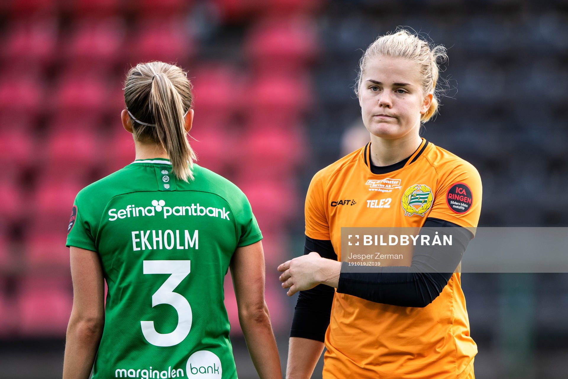 Hammarbys Julia Ekholm och målvakt Britta Elsert Gynning