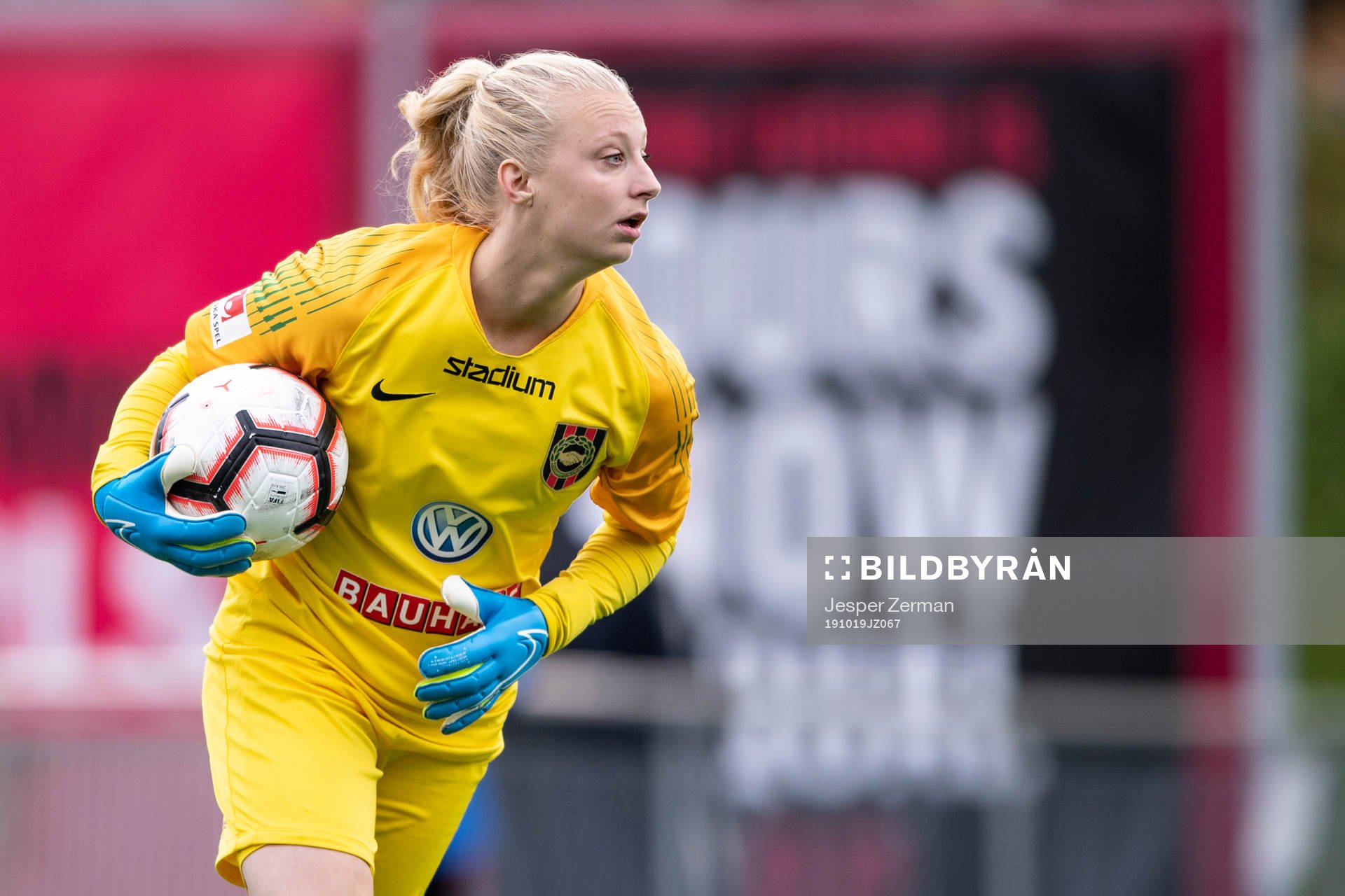Brommapojkarnas  målvakt Josephine Frigge