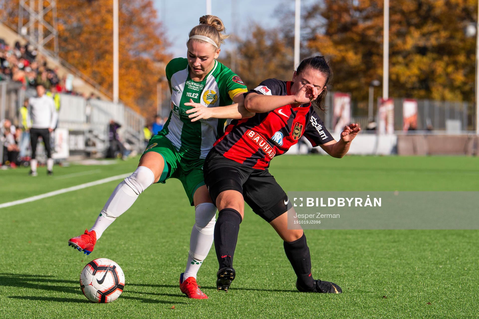 Hammarbys Emma Jansson och Brommapojkarnas  Michelle Rojas