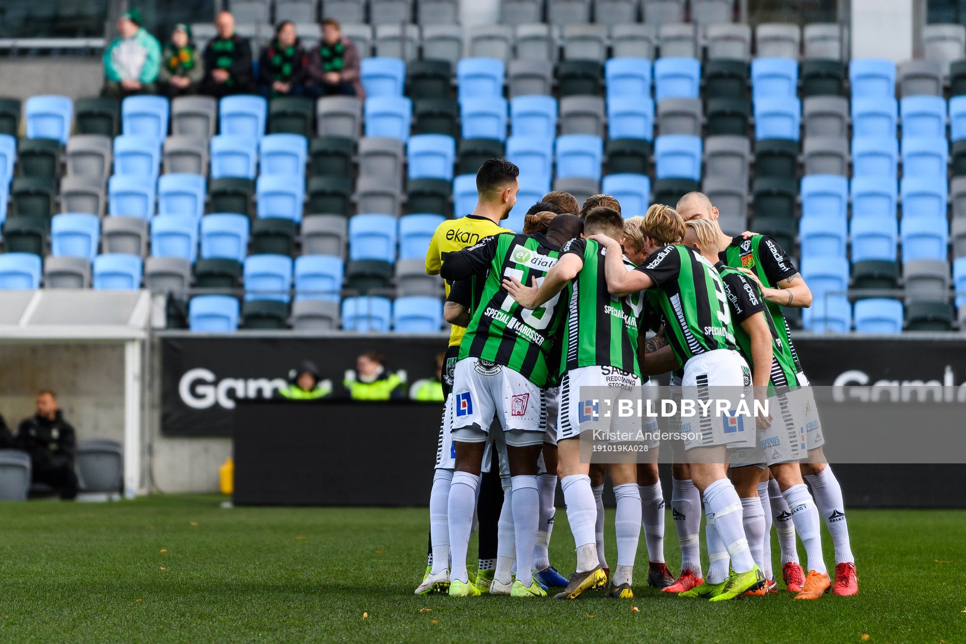 GAIS spelare före fotbollsmatchen i Superettan mellan GAIS