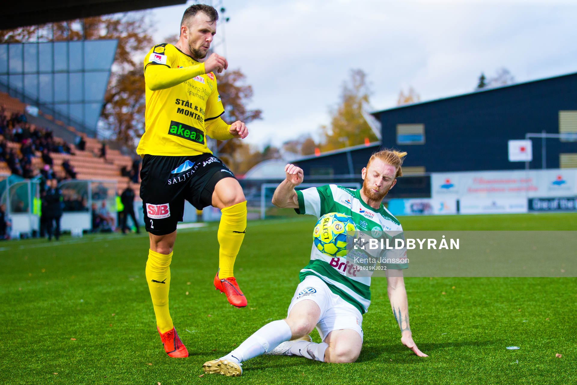 Mjällbys Adi Terzic och Västerås Calle Svensson