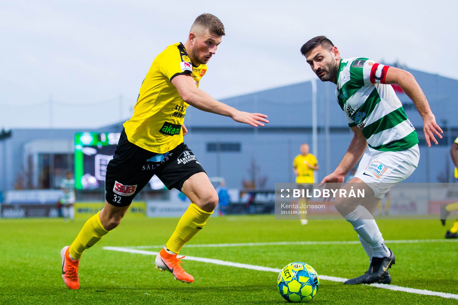 Mjällbys Erik Pärsson och Västerås Ilir Berisha