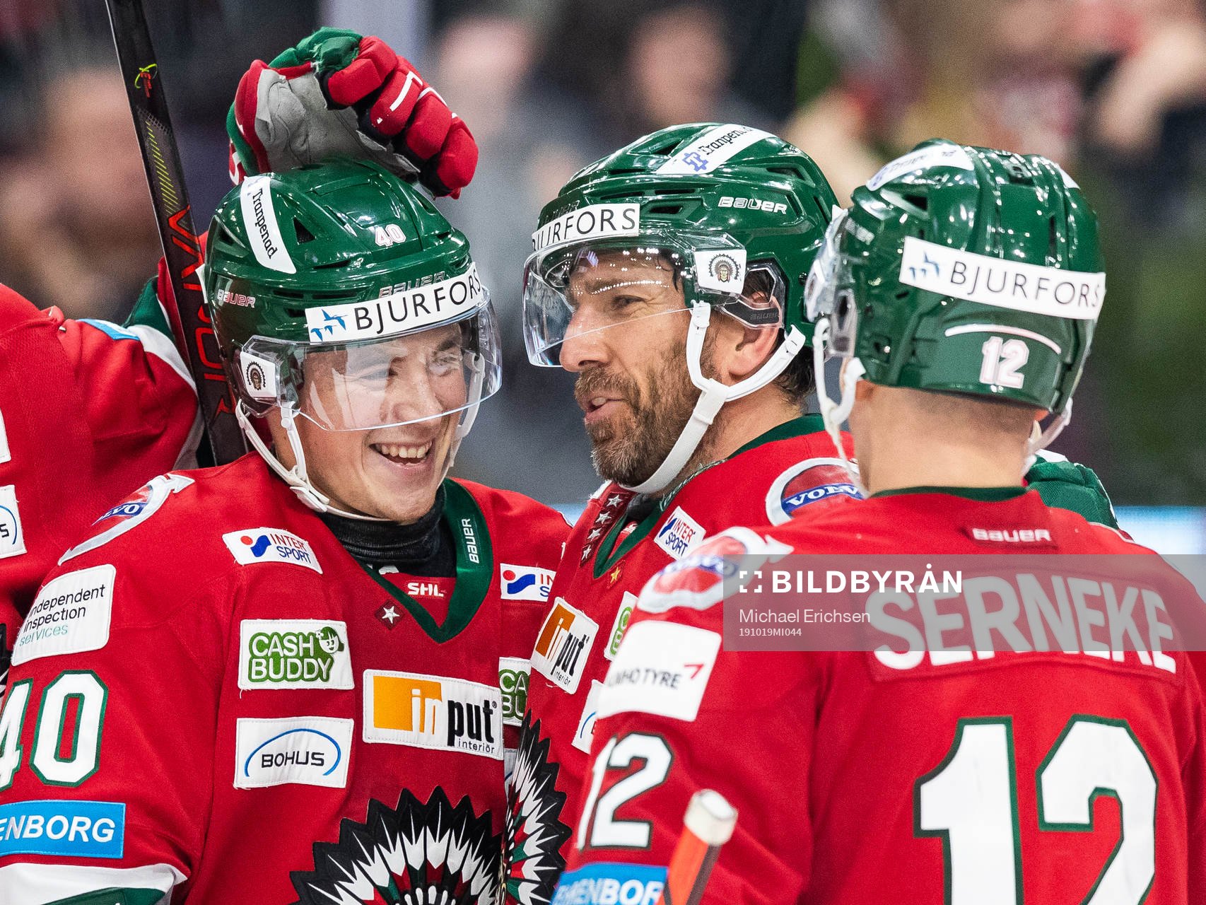 Frölundas Joel Mustonen jublar med Joel Lundqvist
