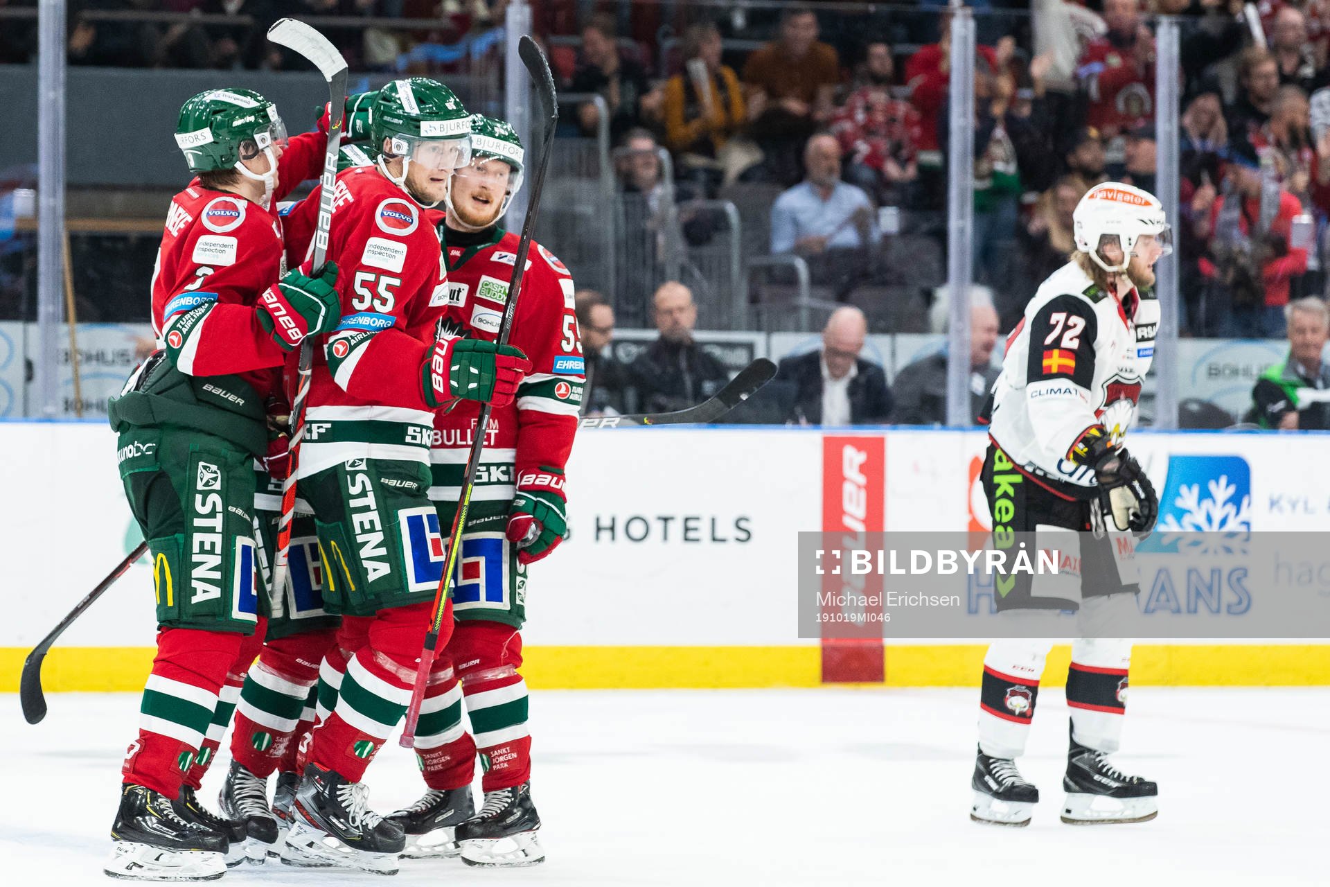 Frölundas David Printz och Simon Hjalmarsson jublar med