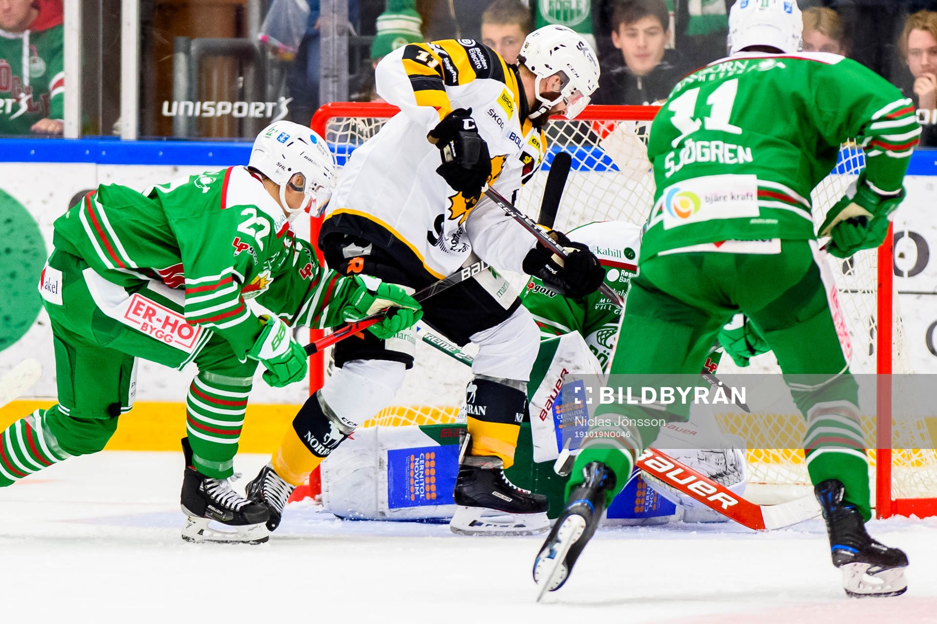 Rögles Samuel Jonsson och Skellefteås Tom Pyatt oroar