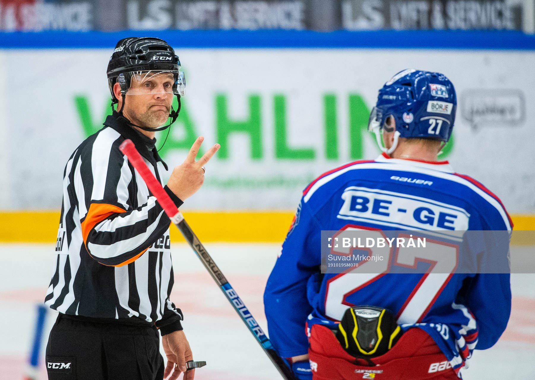 Domare Mikael Nord och Oskarshamns Henrik Nilsson