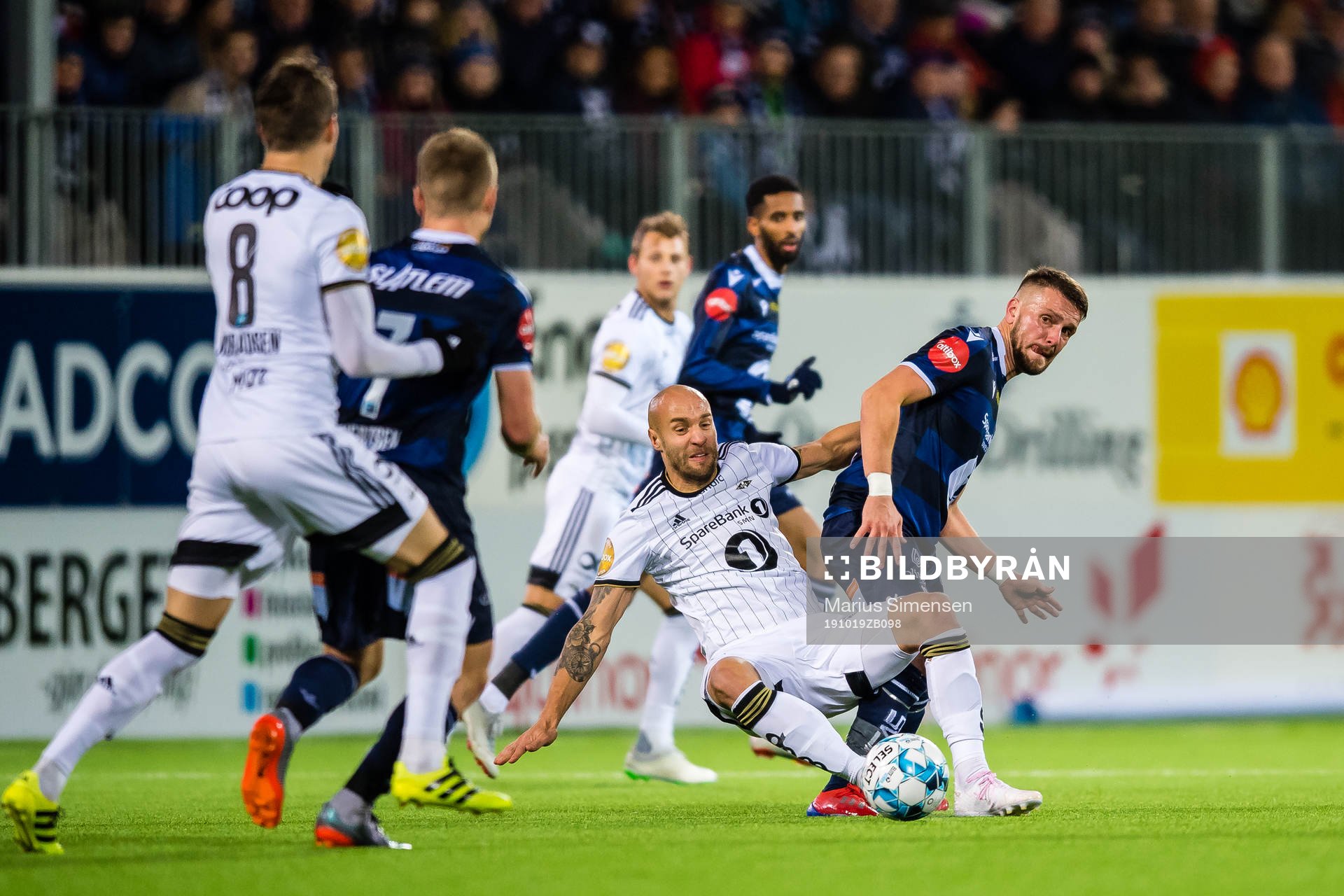 Tore Reginiussen of Rosenborg and Flamur Kastrati of