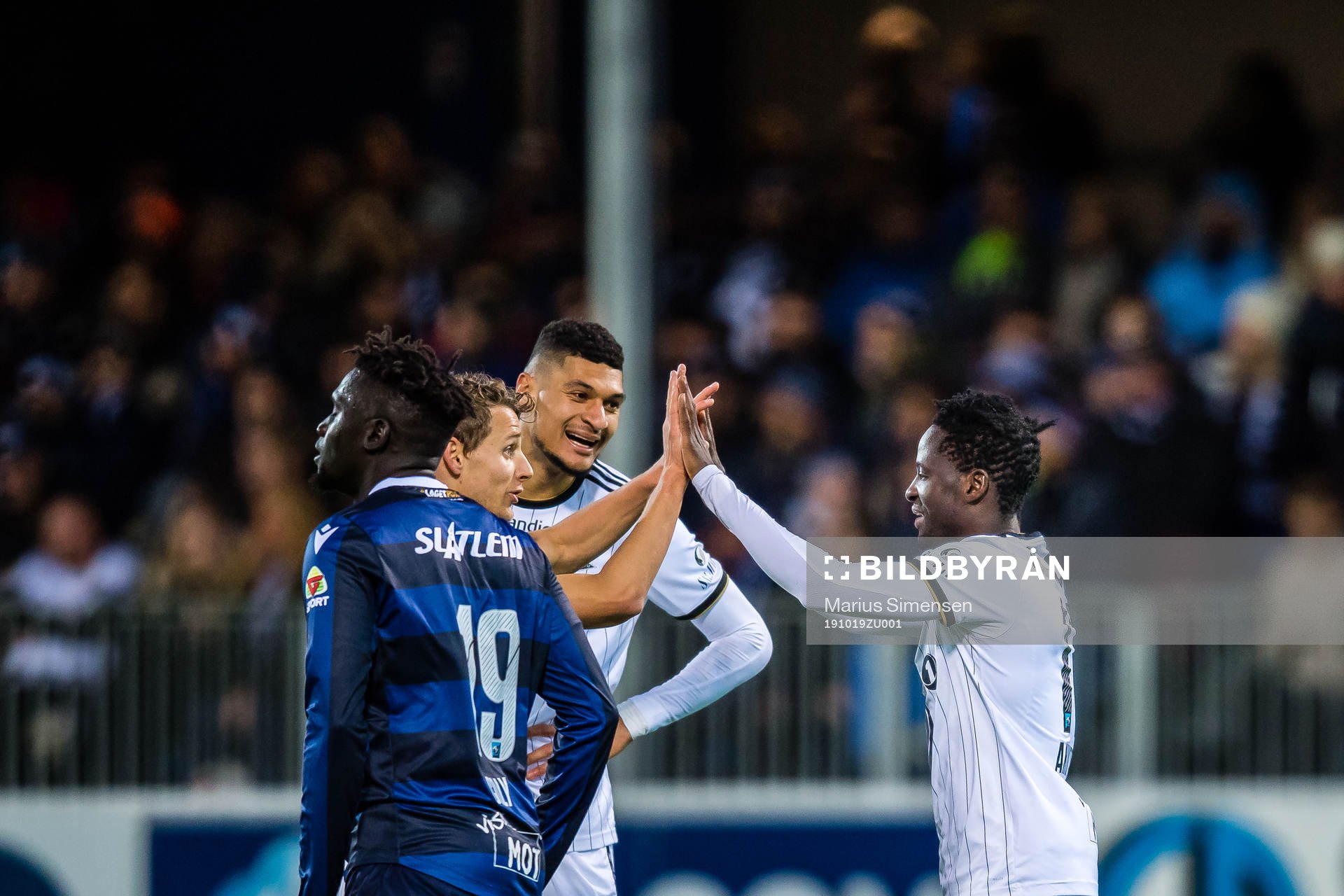 Babajide David Akintola of Rosenborg celebrates with Vegar