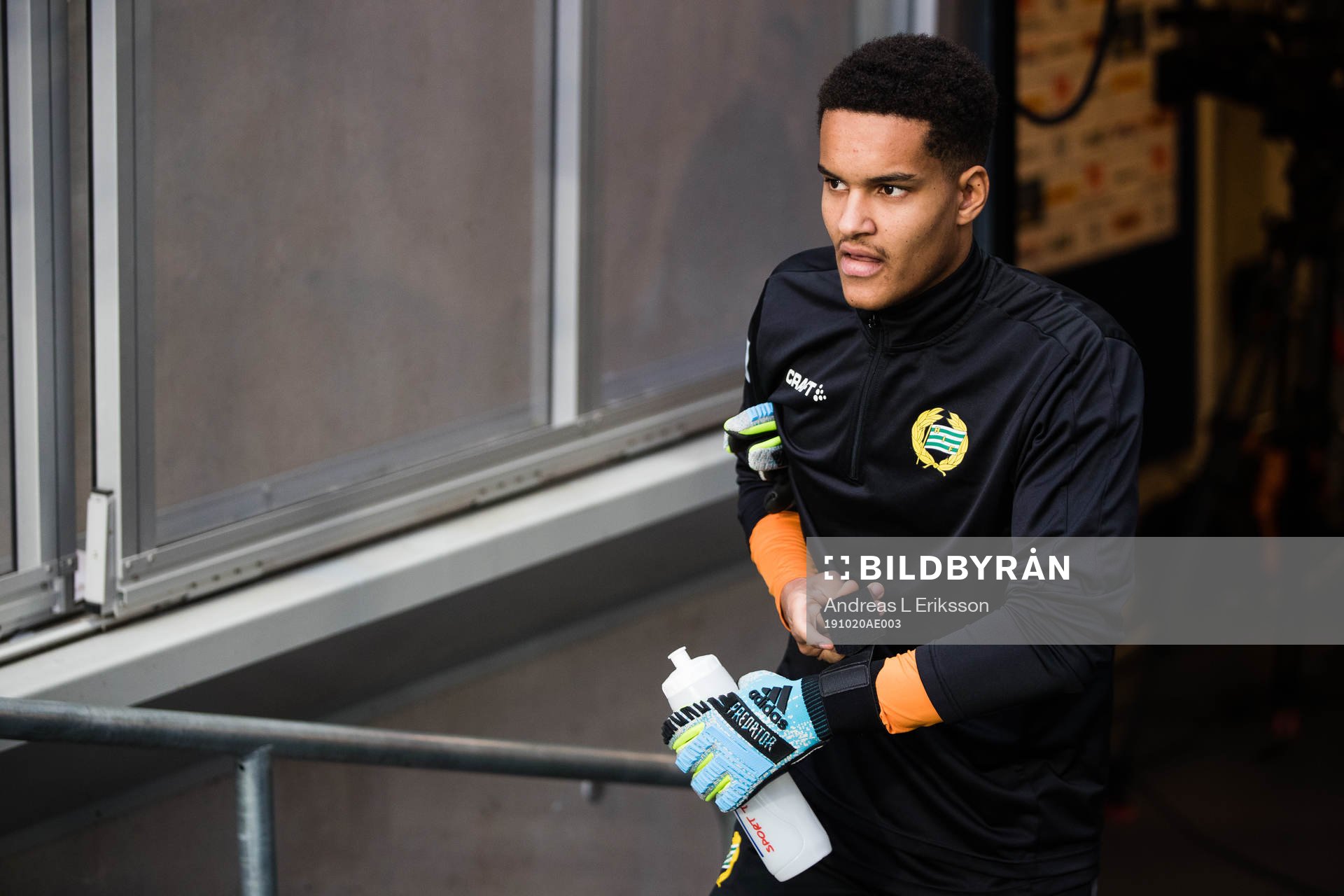Hammarbys målvakt Oliver Dovin