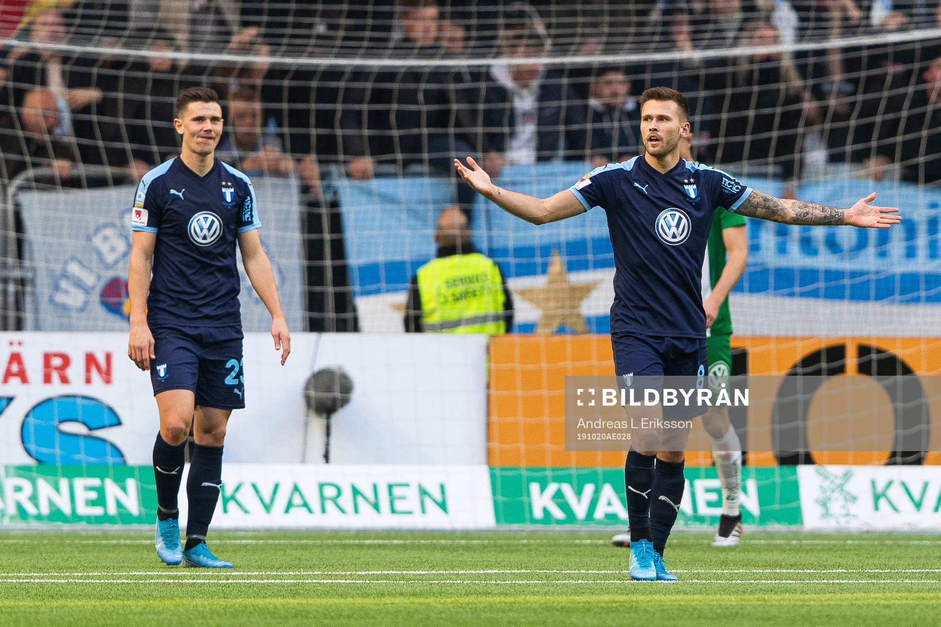 Malmö FFs Marcus Antonsson och Arnór Traustason reagerar