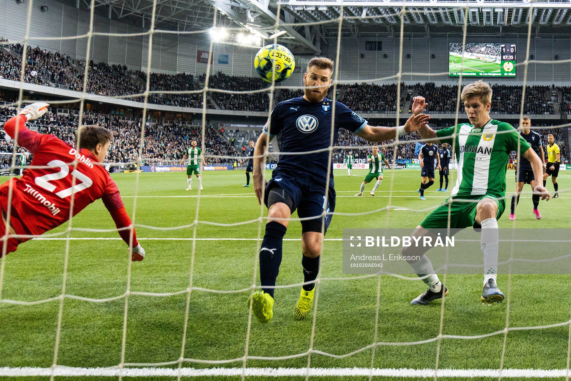 Malmö FFs Rasmus Bengtsson och Hammarbys Aron Johannsson
