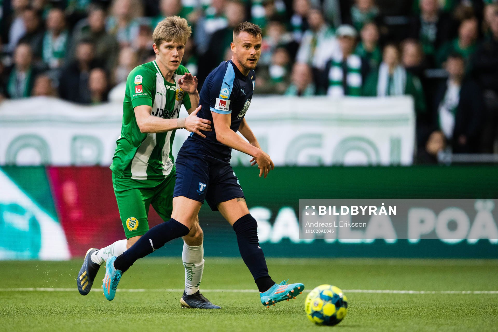 Hammarbys Aron Johannsson och Malmö FFs Eric Larsson