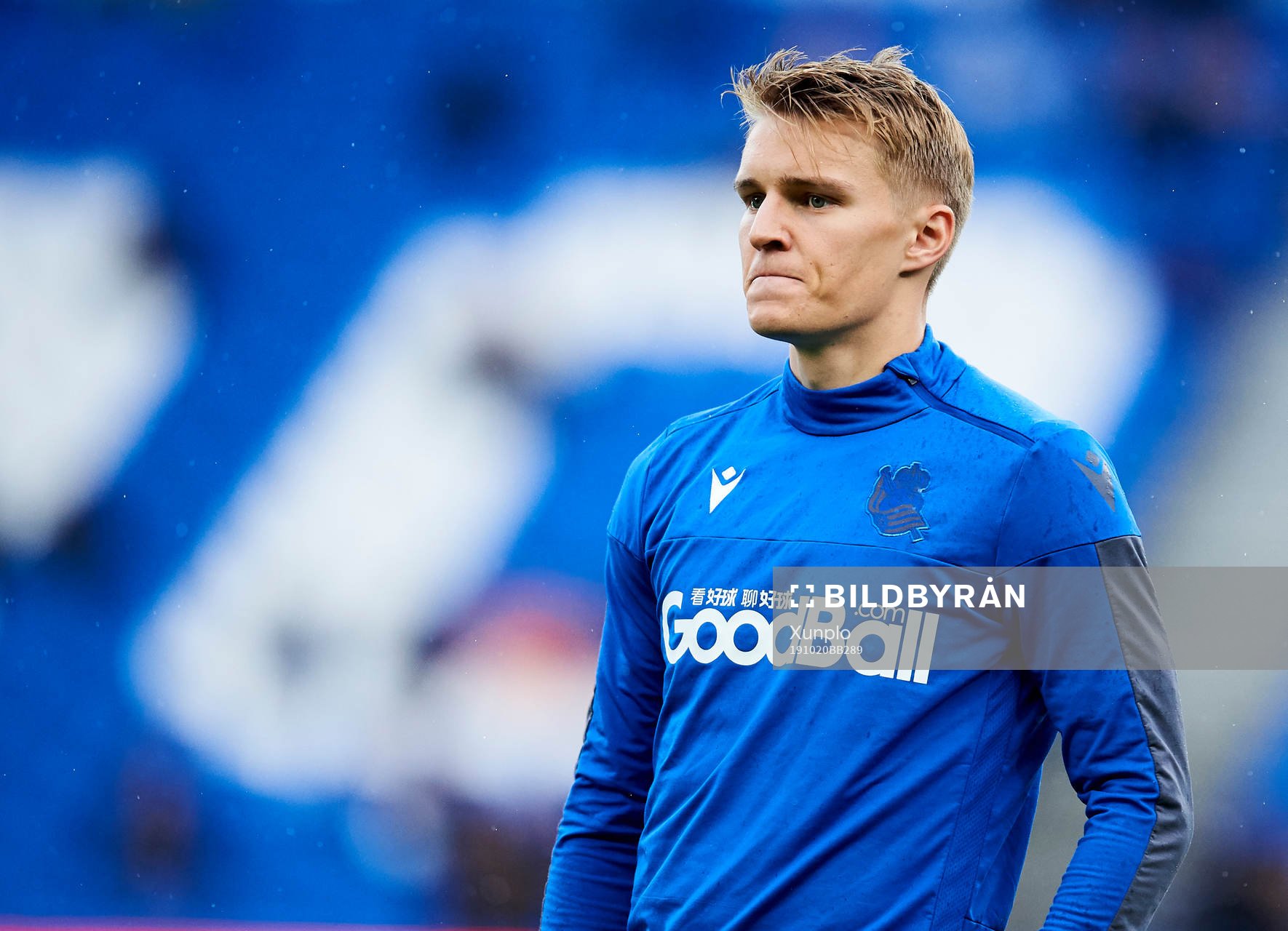 Martin Odegaard of Real Sociedad warms up during the La Liga match between Real Sociedad and Real Betis Balompie on October 20, 2019 in San Sebastian, Spain. 