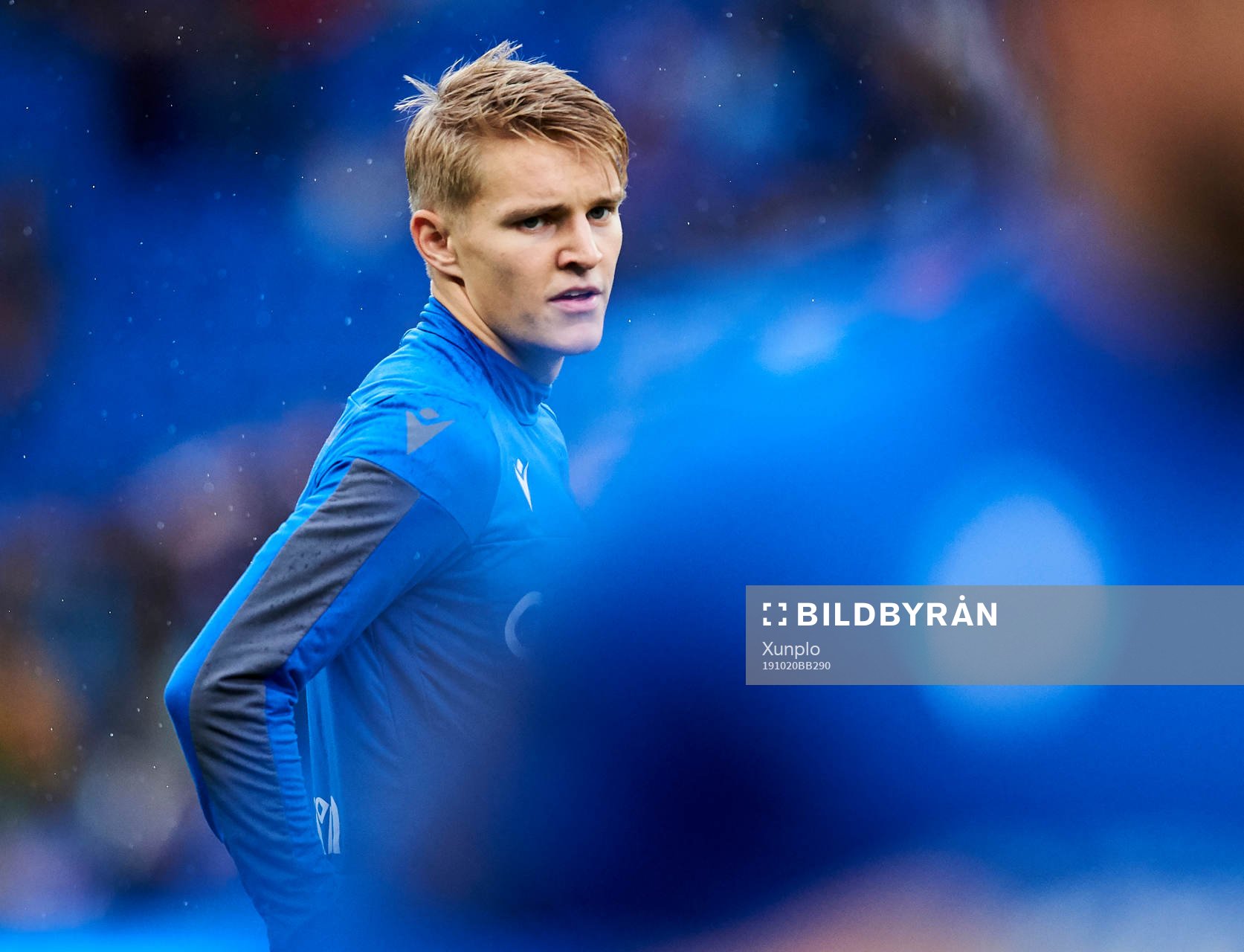 Martin Odegaard of Real Sociedad warms up during the La Liga match between Real Sociedad and Real Betis Balompie on October 20, 2019 in San Sebastian, Spain. 