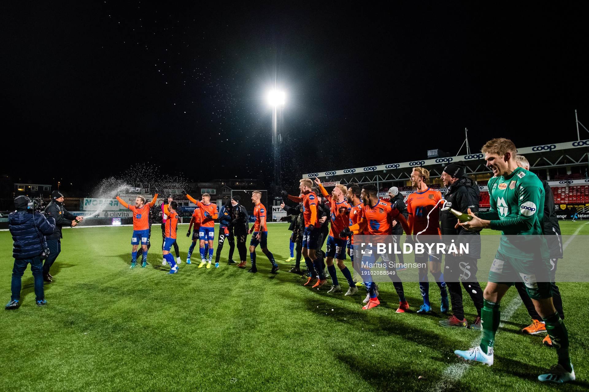 Lars Bohinen, head coach of Aalesund, and the rest of the