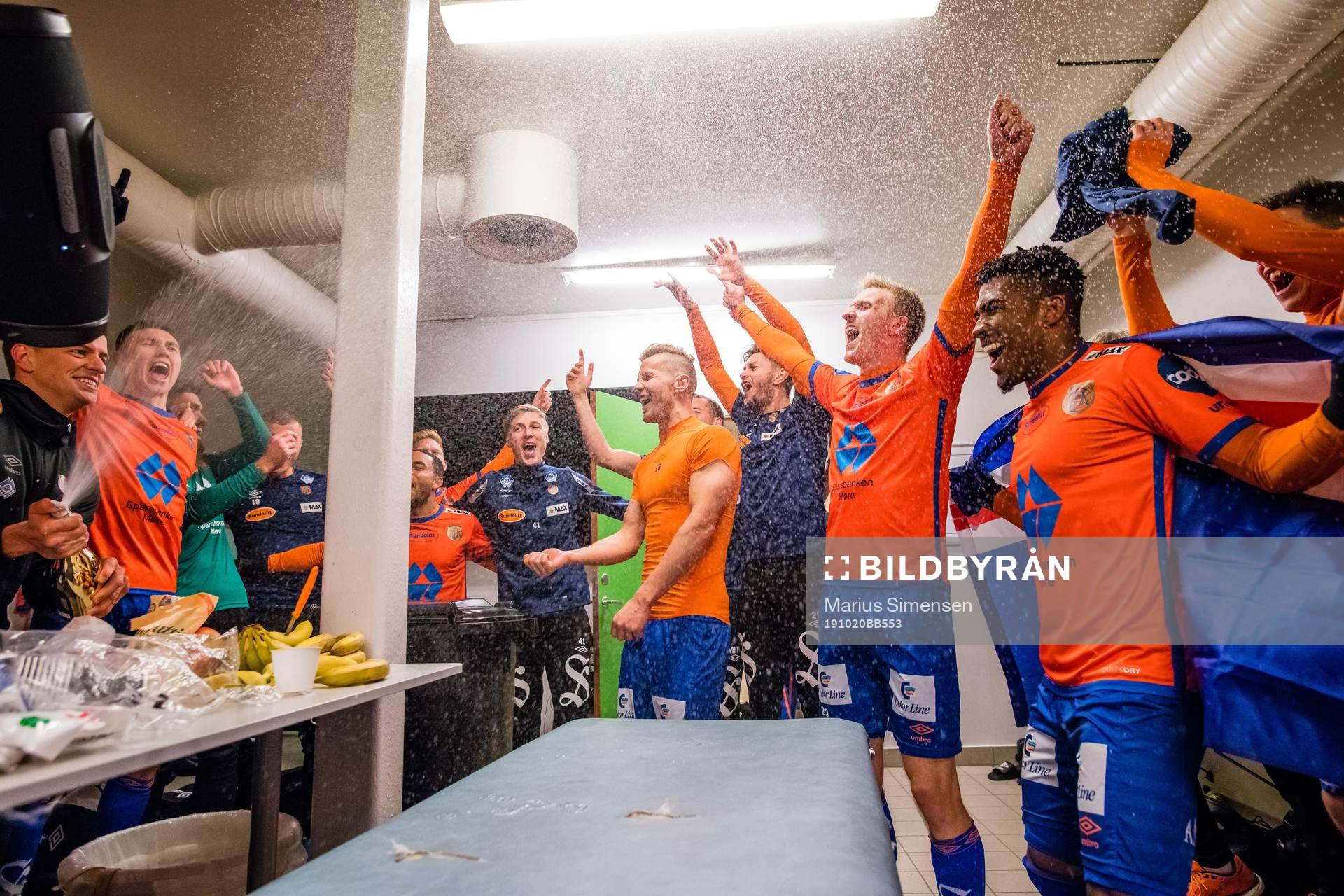 Players of Aalesund celebrates promotion to the Eliteserien after the OBOS-ligaen match between Tromsdalen and Aalesund on October 20, 2019 in Tromsø.