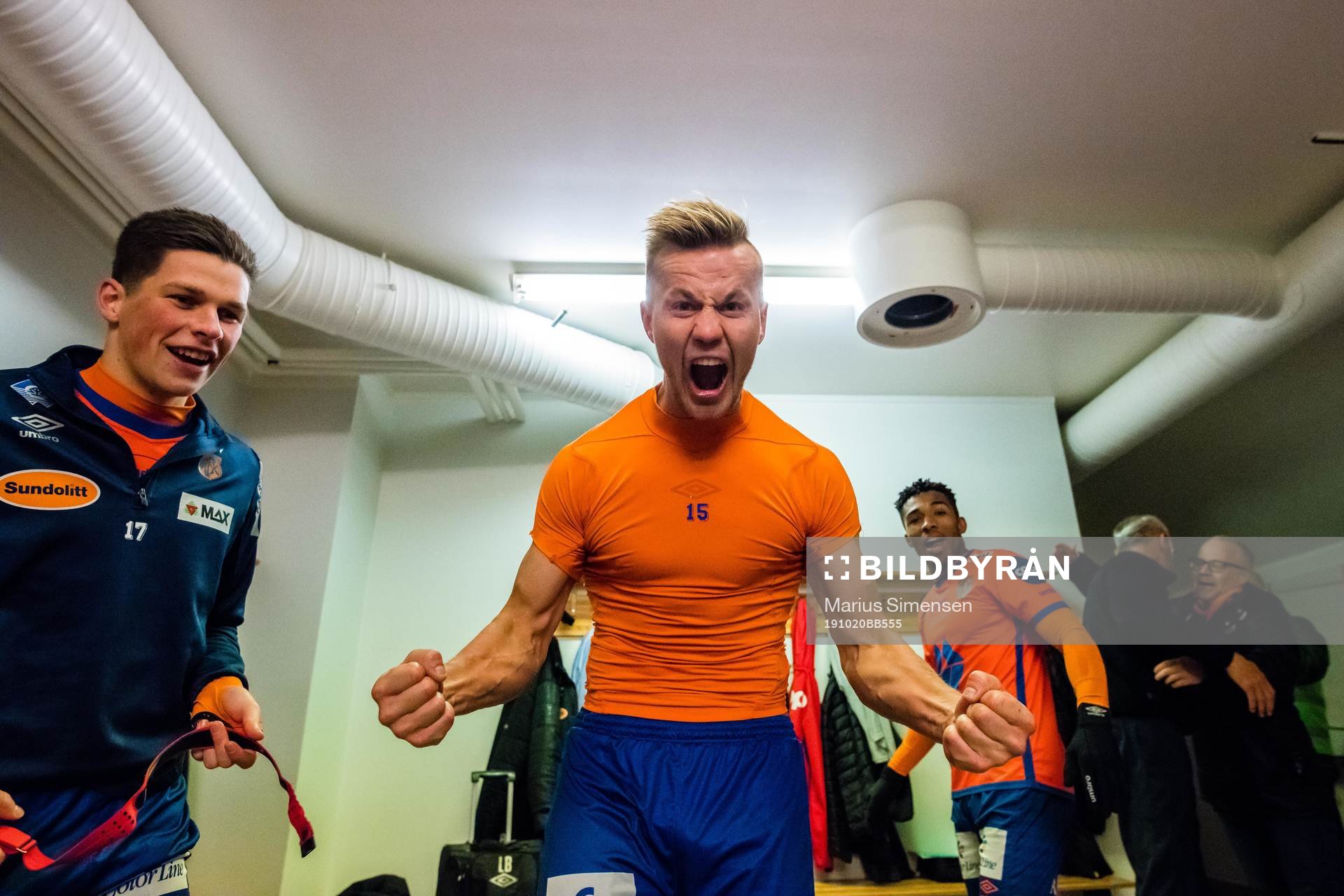 Ståle Stålinho Sæthre of Aalesund celebrates promotion