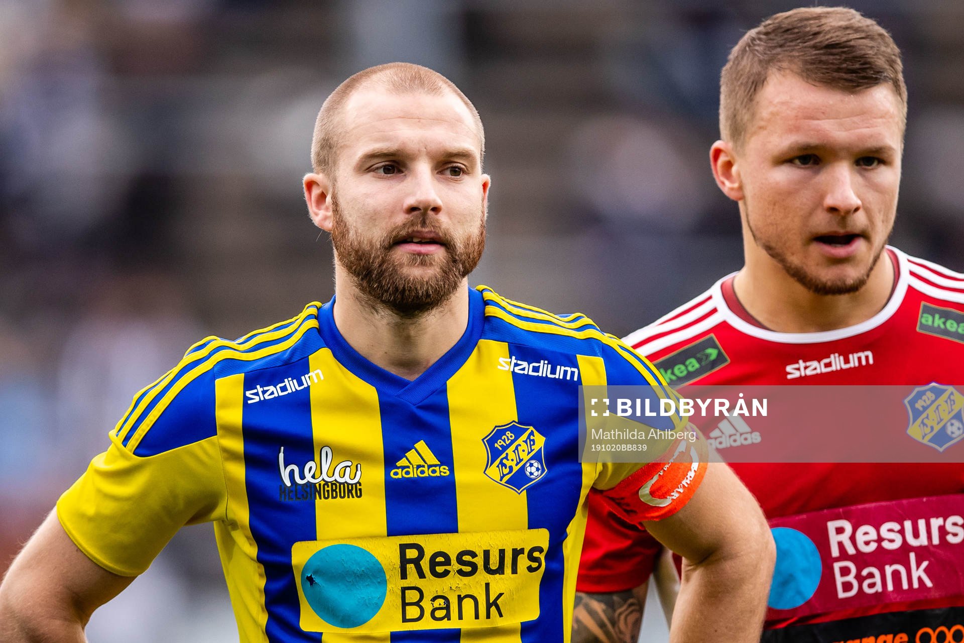 Eskilsminnes Emil Åberg och målvakt Pontus Löfvenmark