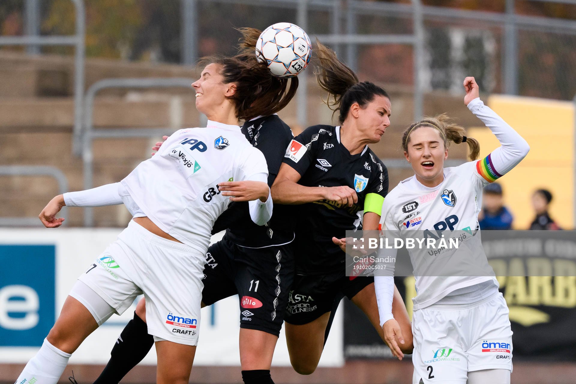 Växjös Nellie Karlsson i nickduell med Göteborgs Pauline