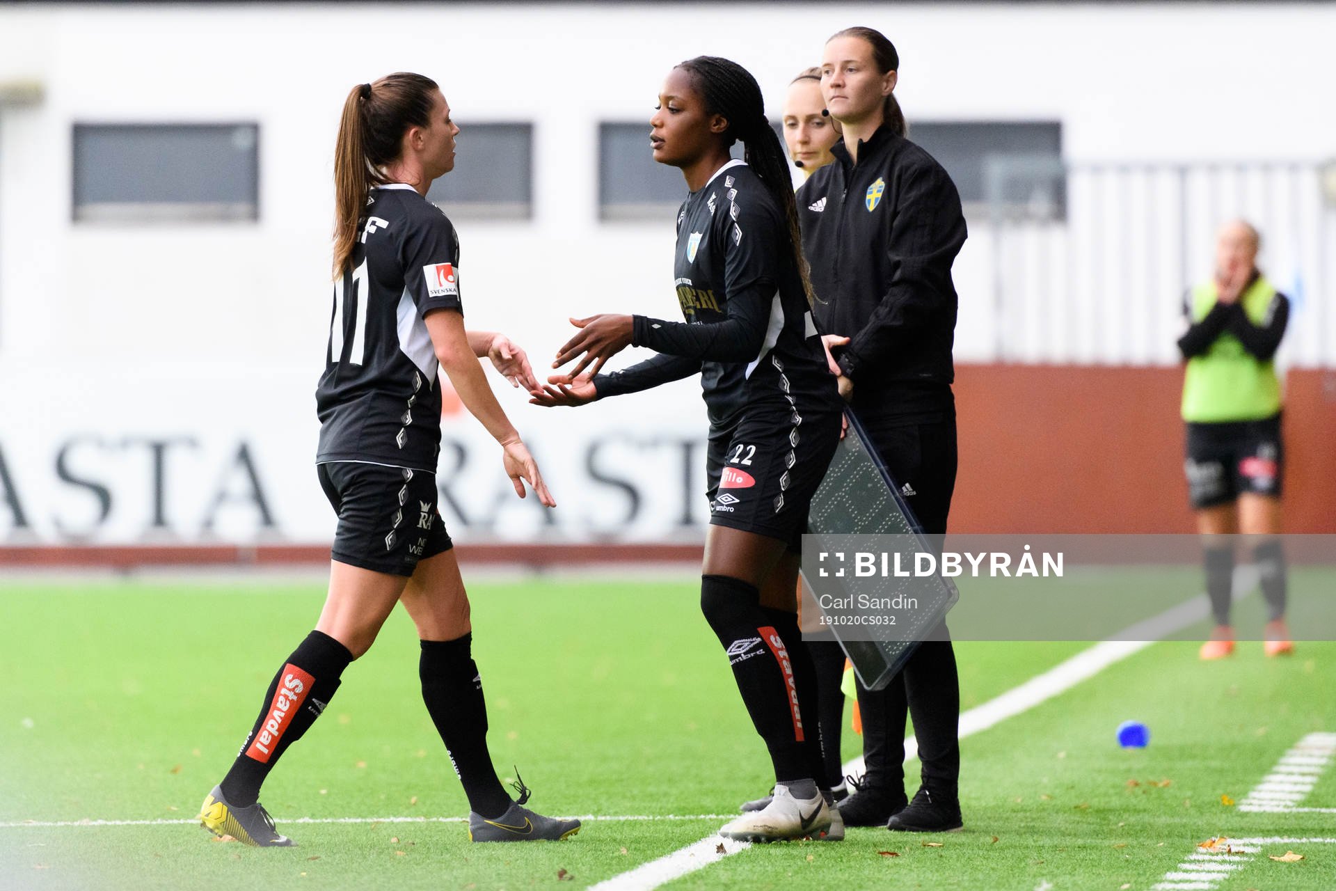 Göteborgs Pauline Hammarlund byts ut mot Evelyn Ijeh