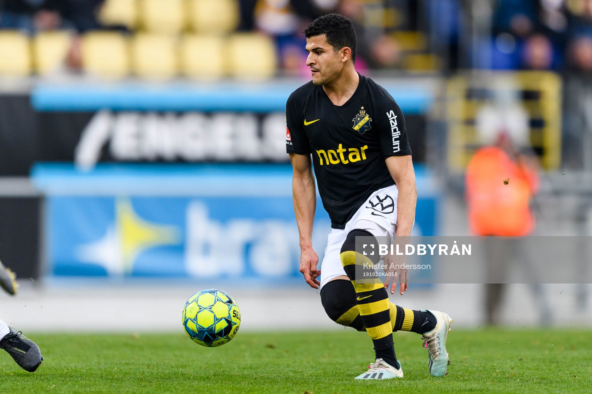 s Tarik Elyounoussi