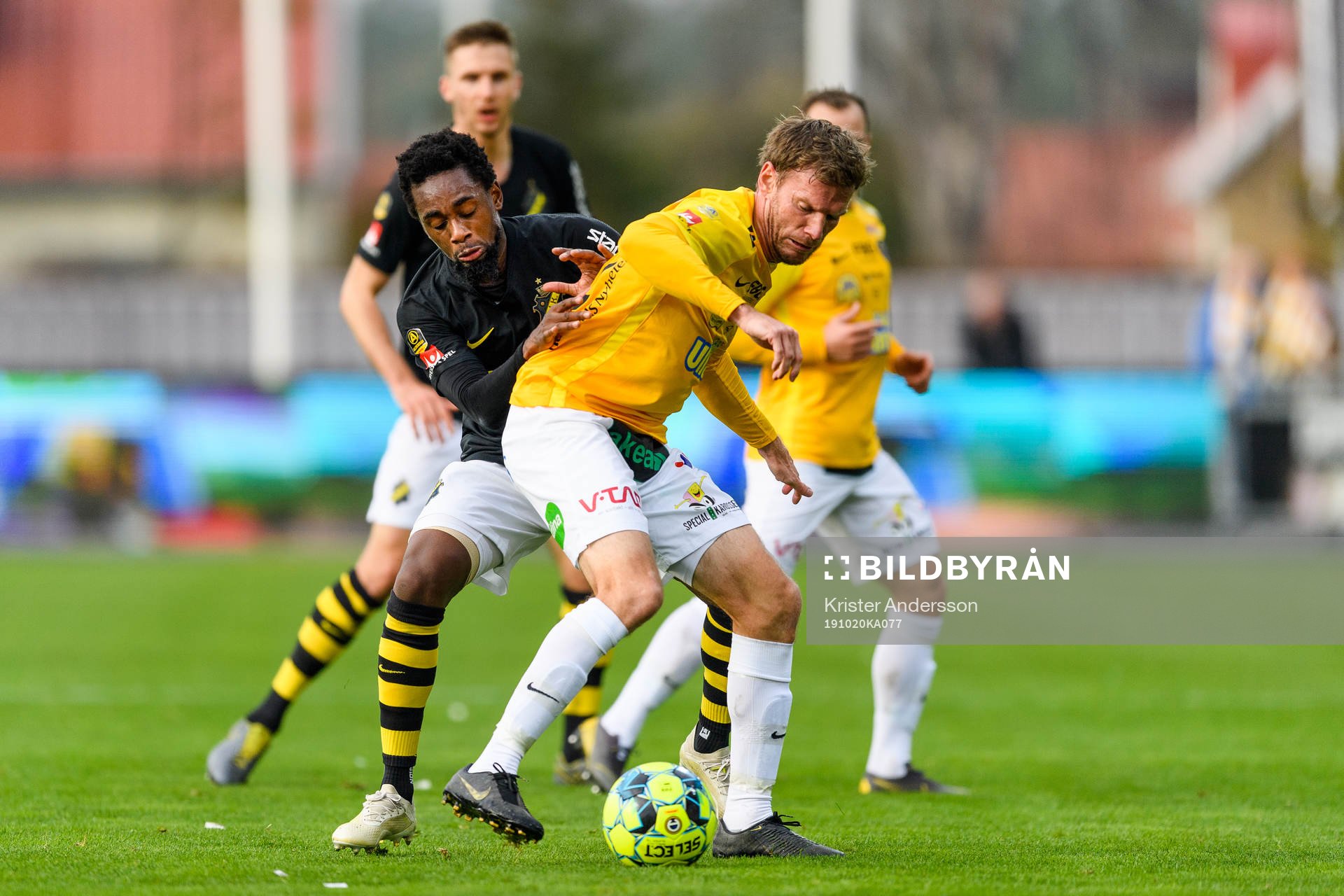 s Heradi Rashidi och Falkenbergs Karl Söderström