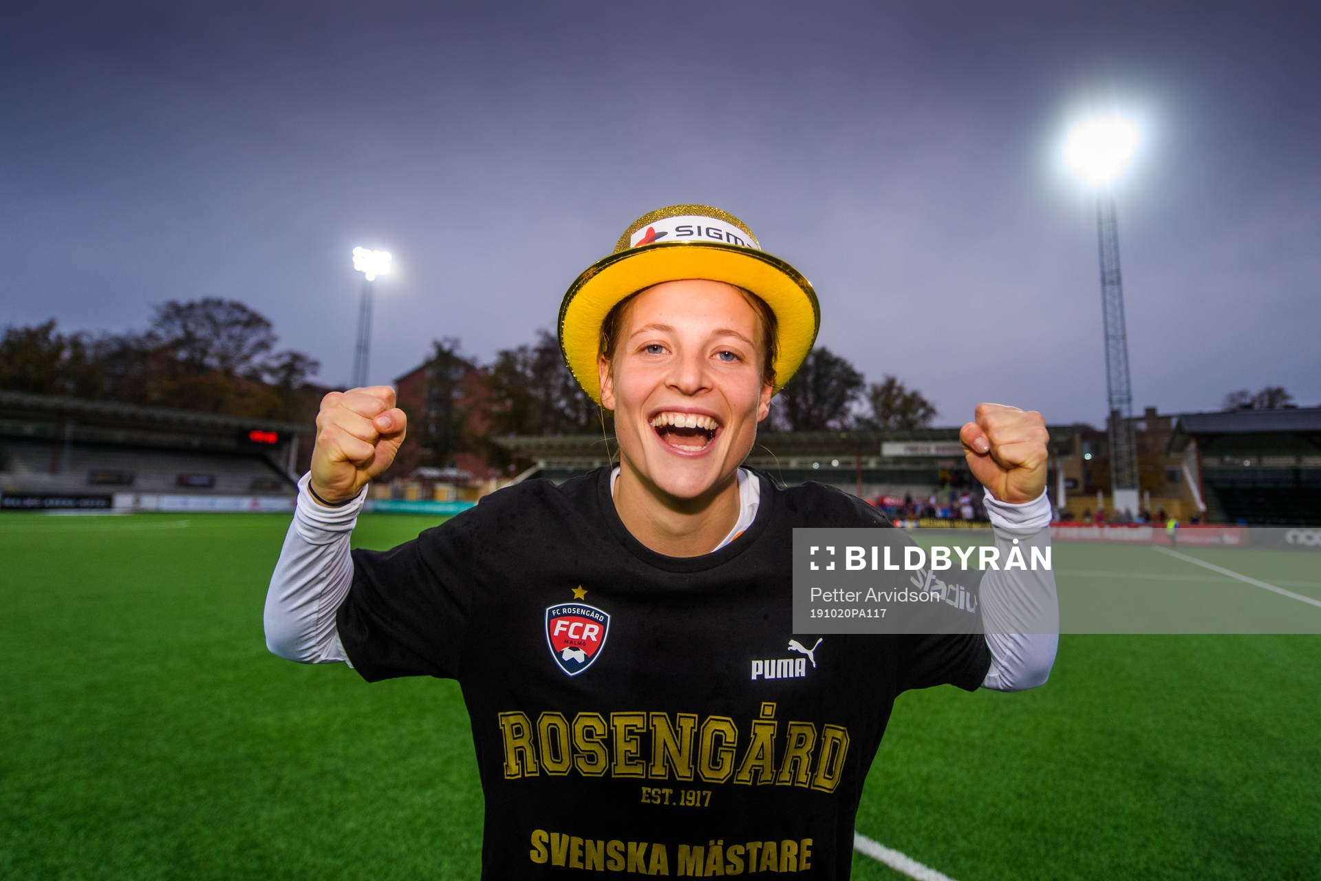 Rosengårds Anna Anvegård jublar