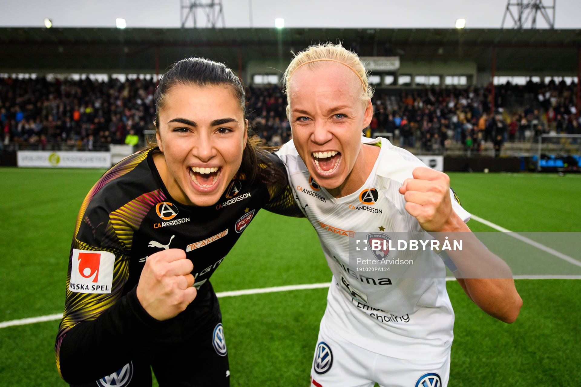 Rosengårds målvakt Zecira Musovic och Caroline Seger