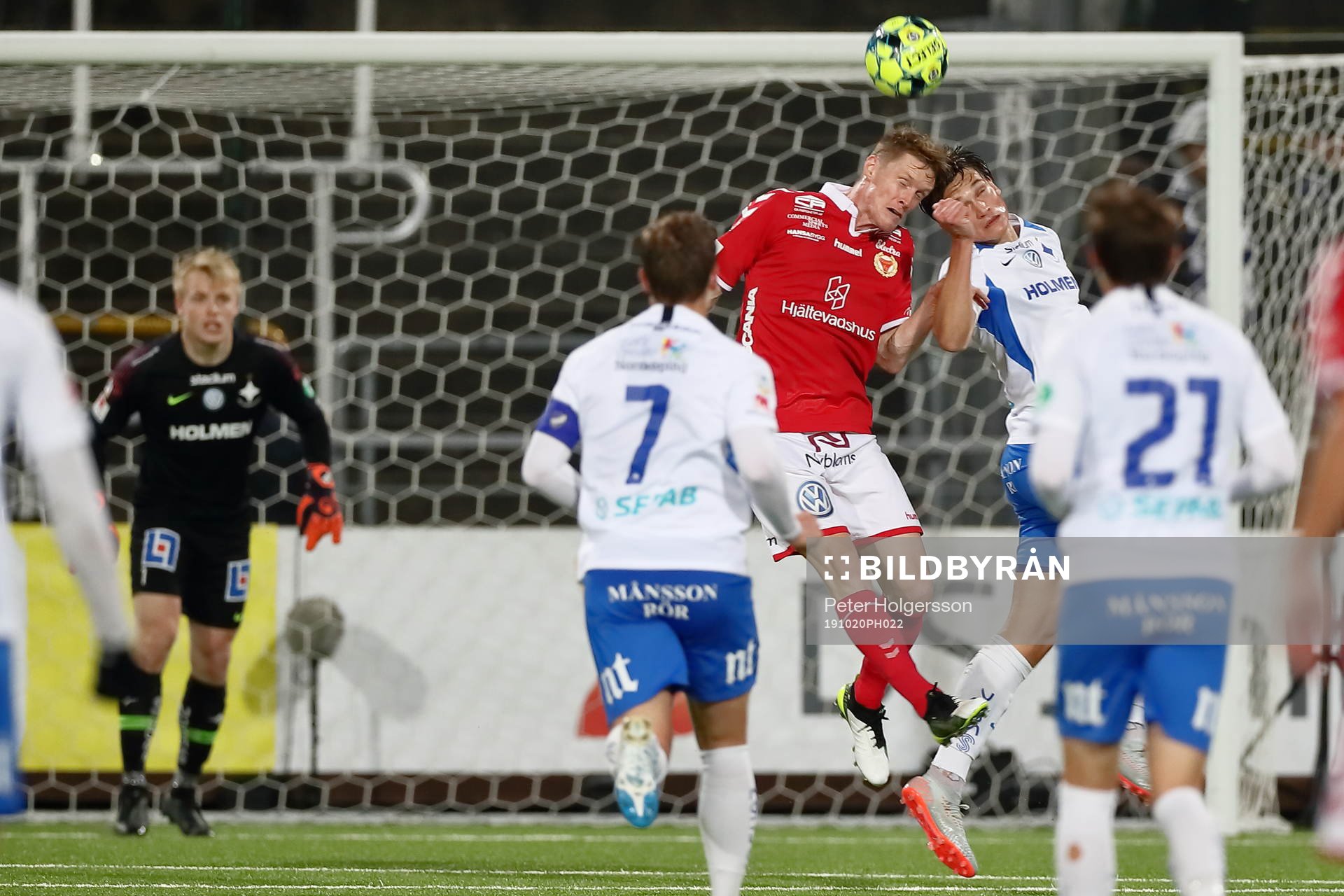 <Kalmars Rasmus Elm 0ch IFK Norrköpings Rasmus Lauritsen