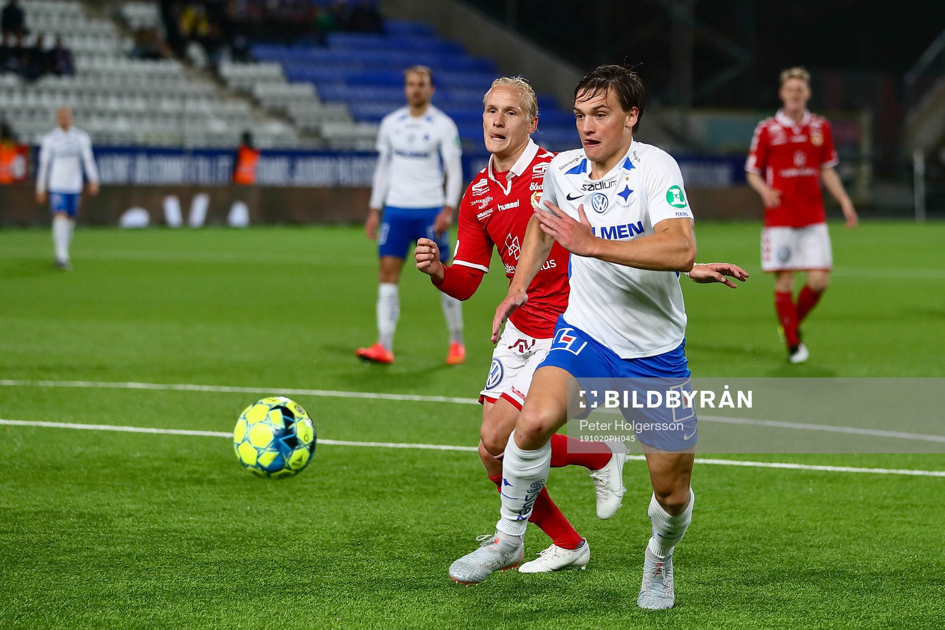 Målchans för IFK Norrköpings Rasmus Lauritsen framför