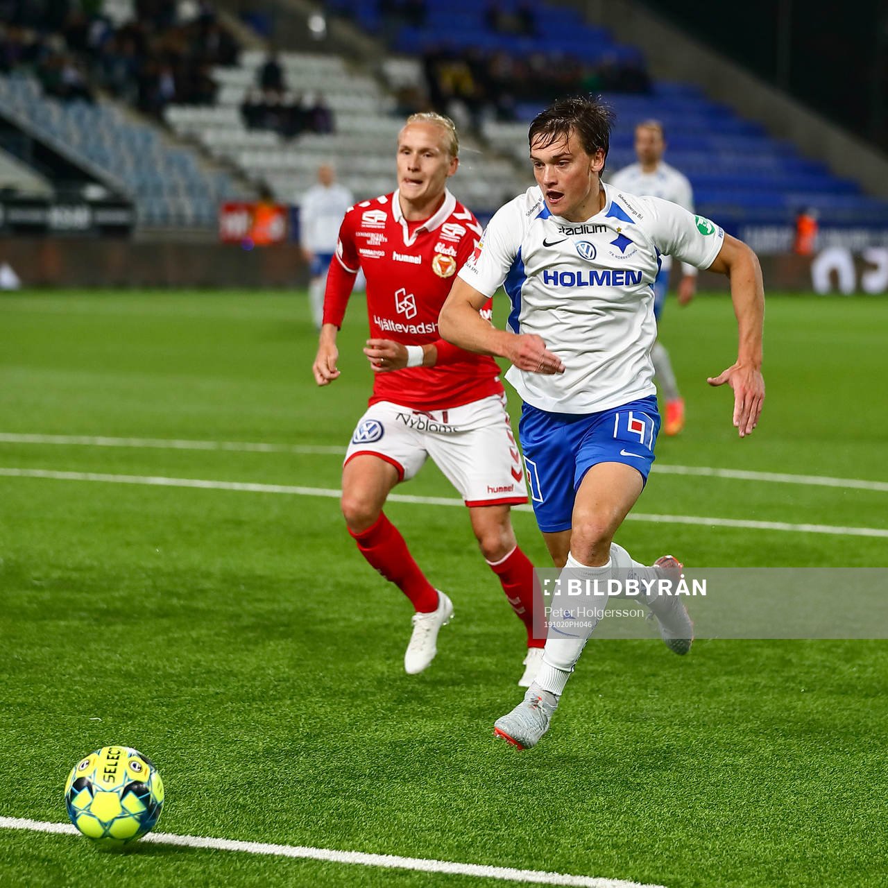 Målchans för IFK Norrköpings Rasmus Lauritsen framför