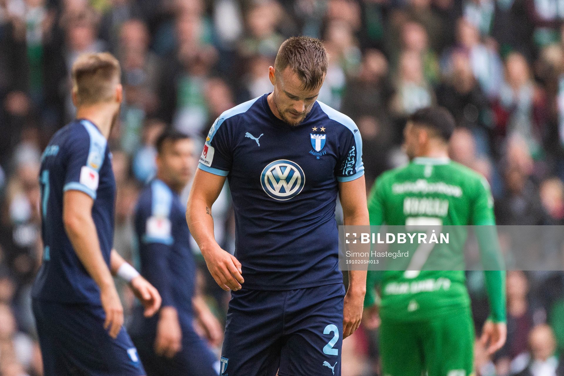 Malmö FFs Eric Larsson deppar