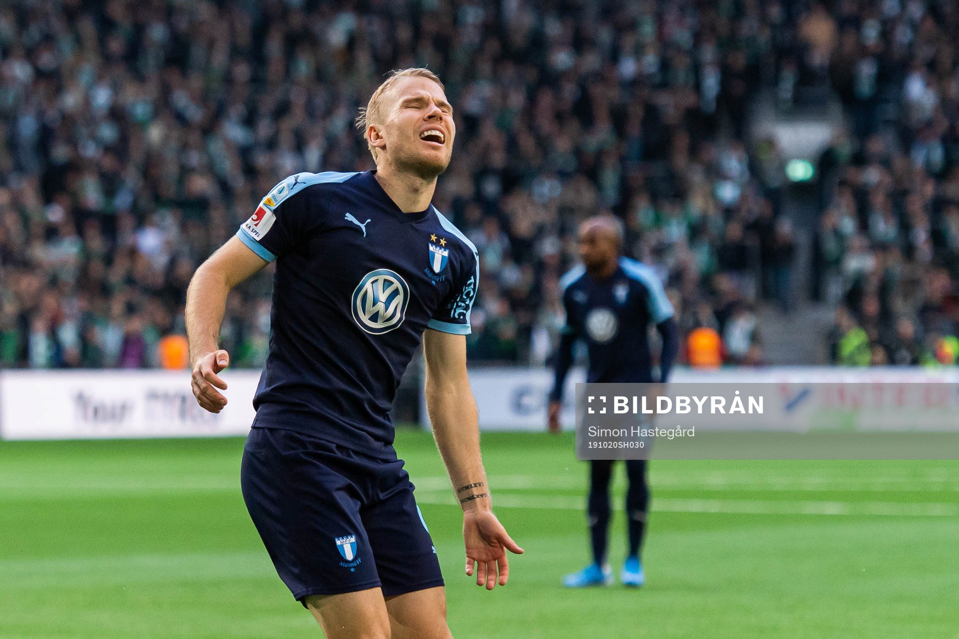 Malmö FFs Oscar Lewicki deppar