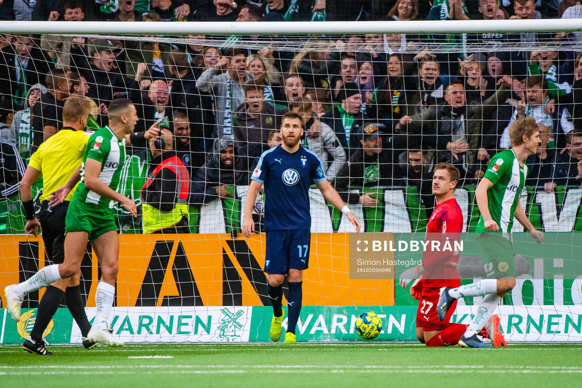 Malmö FFs Rasmus Bengtsson och Johan Dahlin deppar