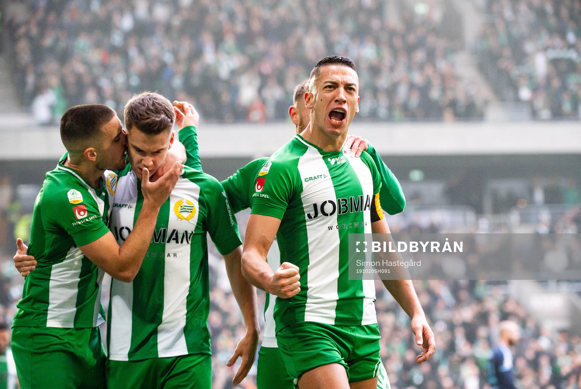 Hammarbys Alexander Kacaniklic jublar med Nikola Djurdjic