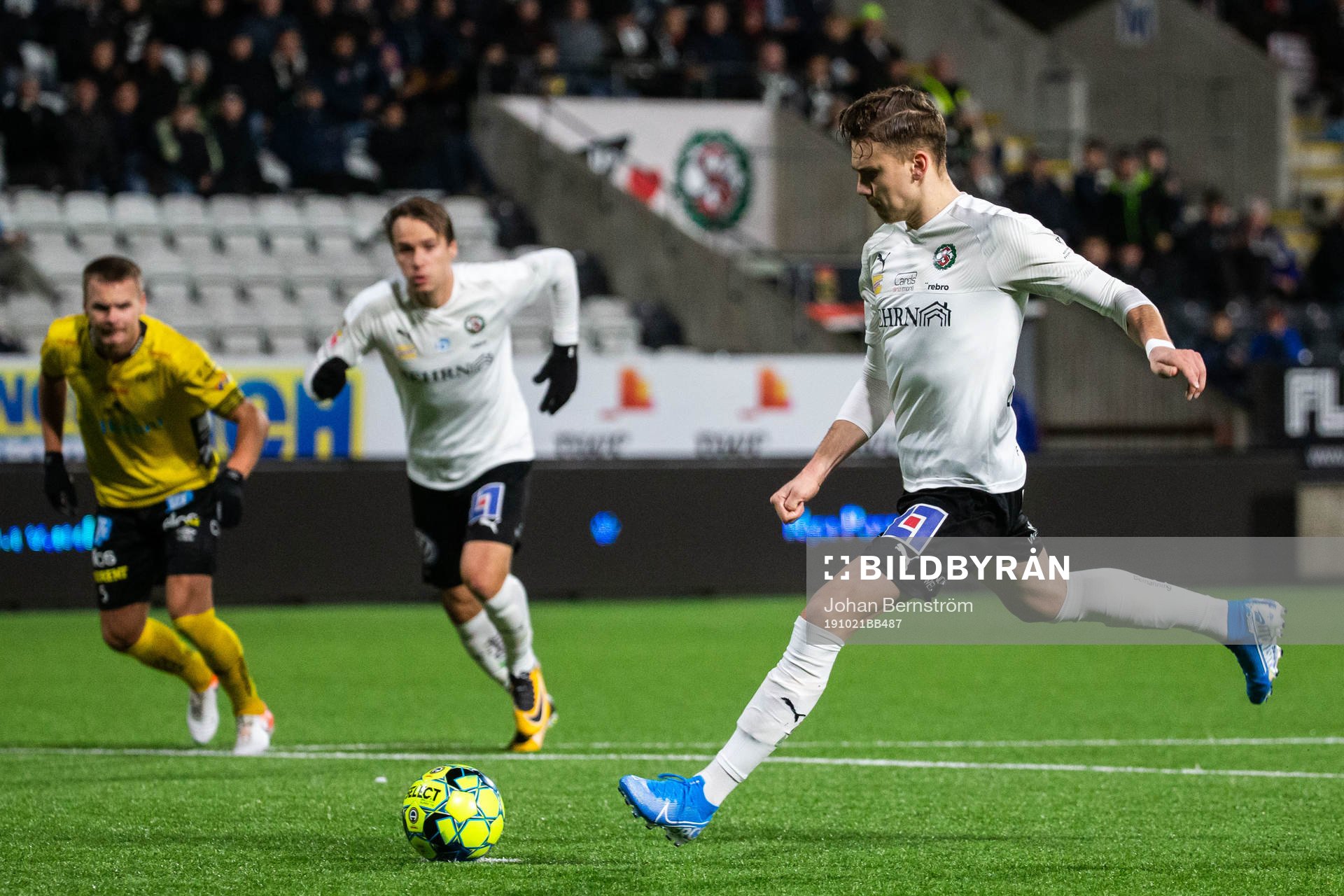 Örebros Jake Larsson gör 1-1