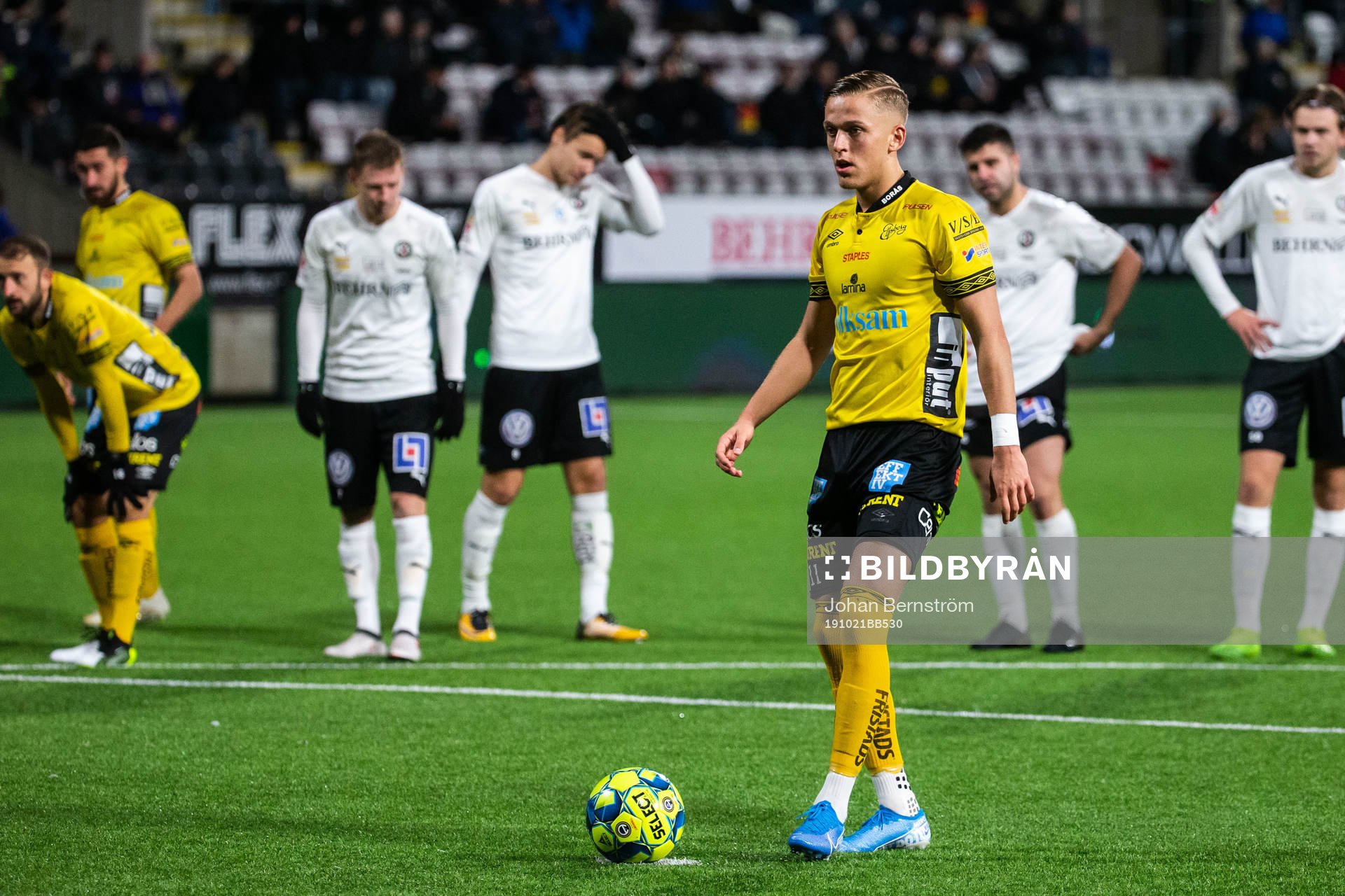 Elfsborgs Jesper Karlsson med en straff som han senare