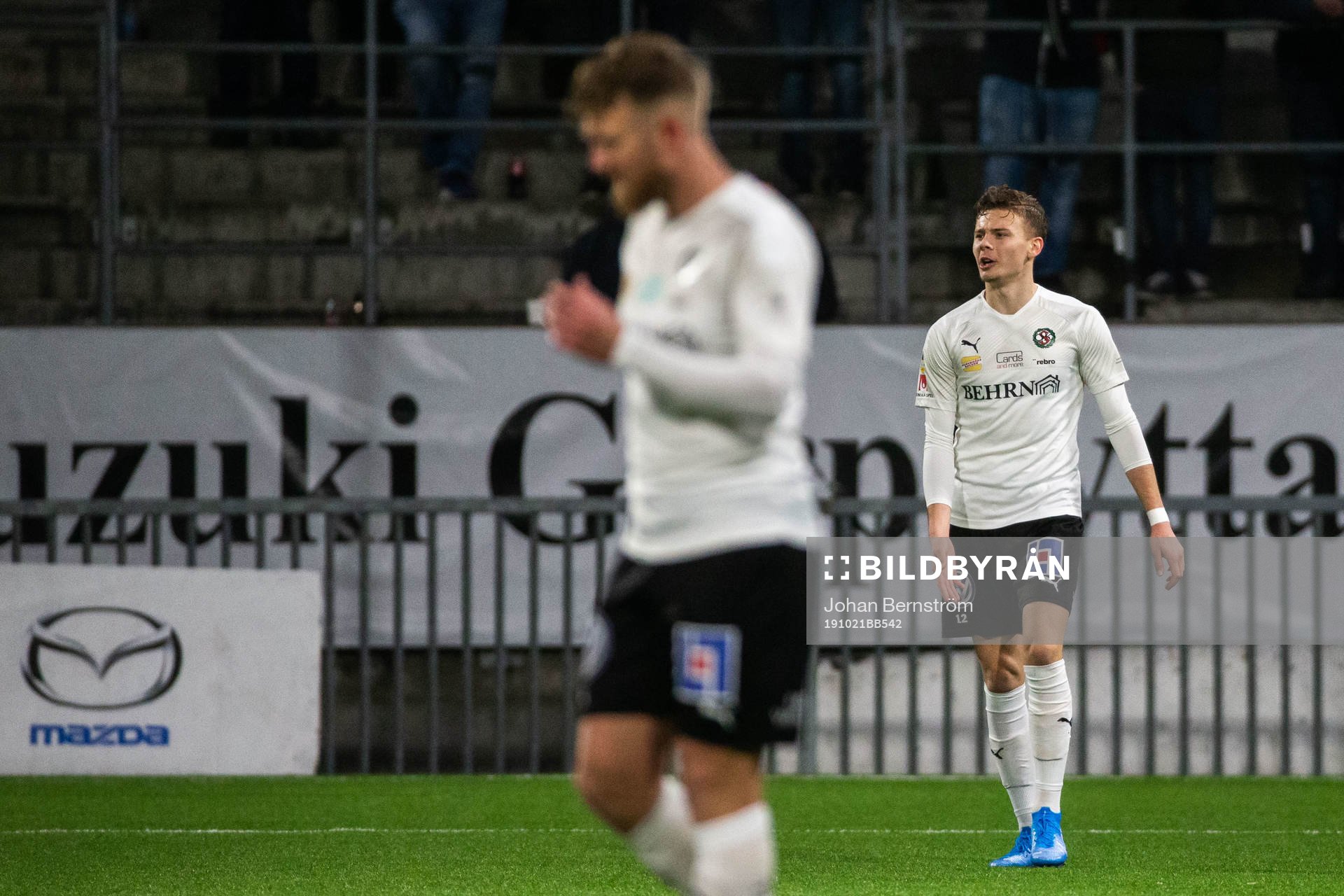 Örebros Jake Larsson deppar