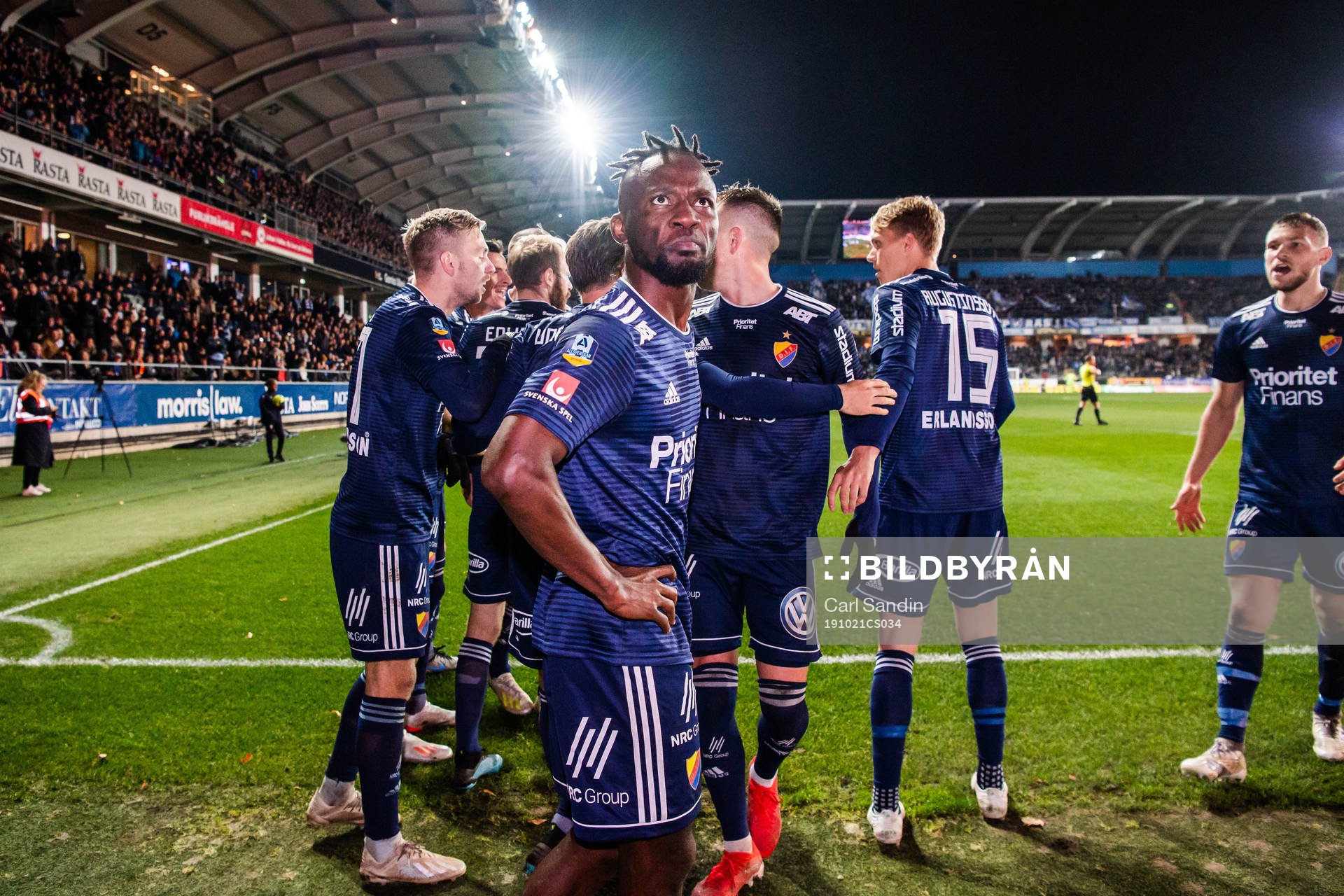 Djurgårdens Mohamed Buya Turay jublar med lagkamrater