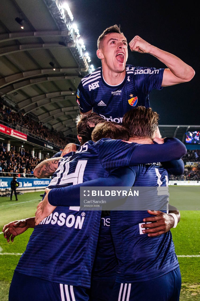 Djurgårdens Haris Radetinac jublar med lagkamrater